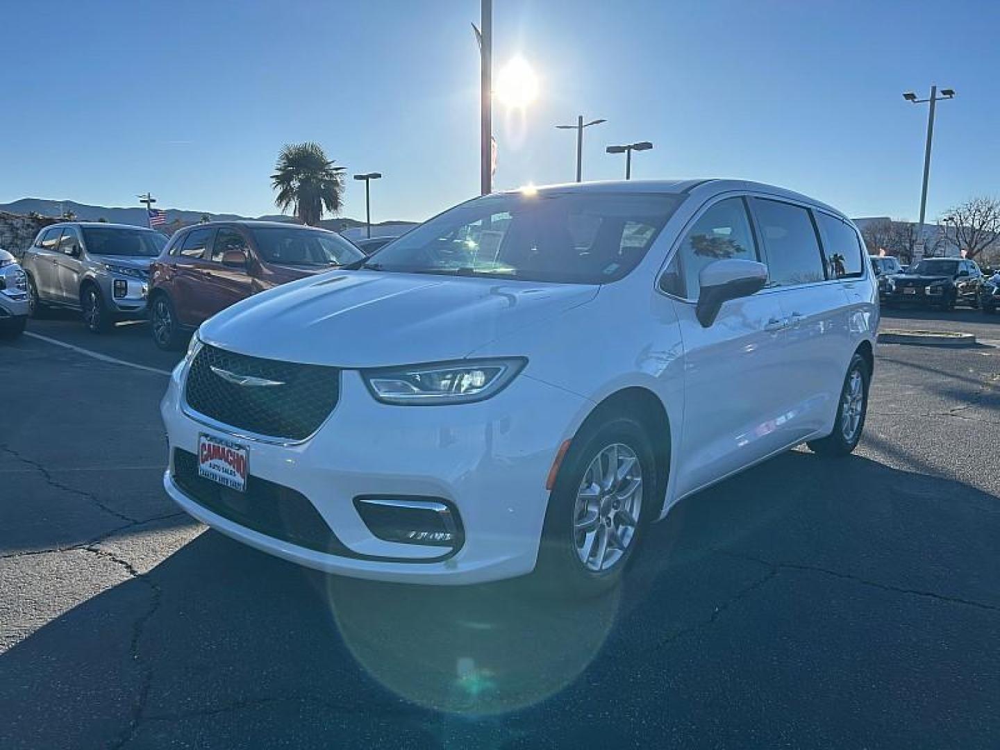 2023 WHITE Chrysler Pacifica (2C4RC1BG8PR) with an V6 3.6 Liter engine, Automatic 9-Spd transmission, located at 412 Auto Vista Drive, Palmdale, 93551, (661) 945-0620, 34.592636, -118.136681- Photo#3