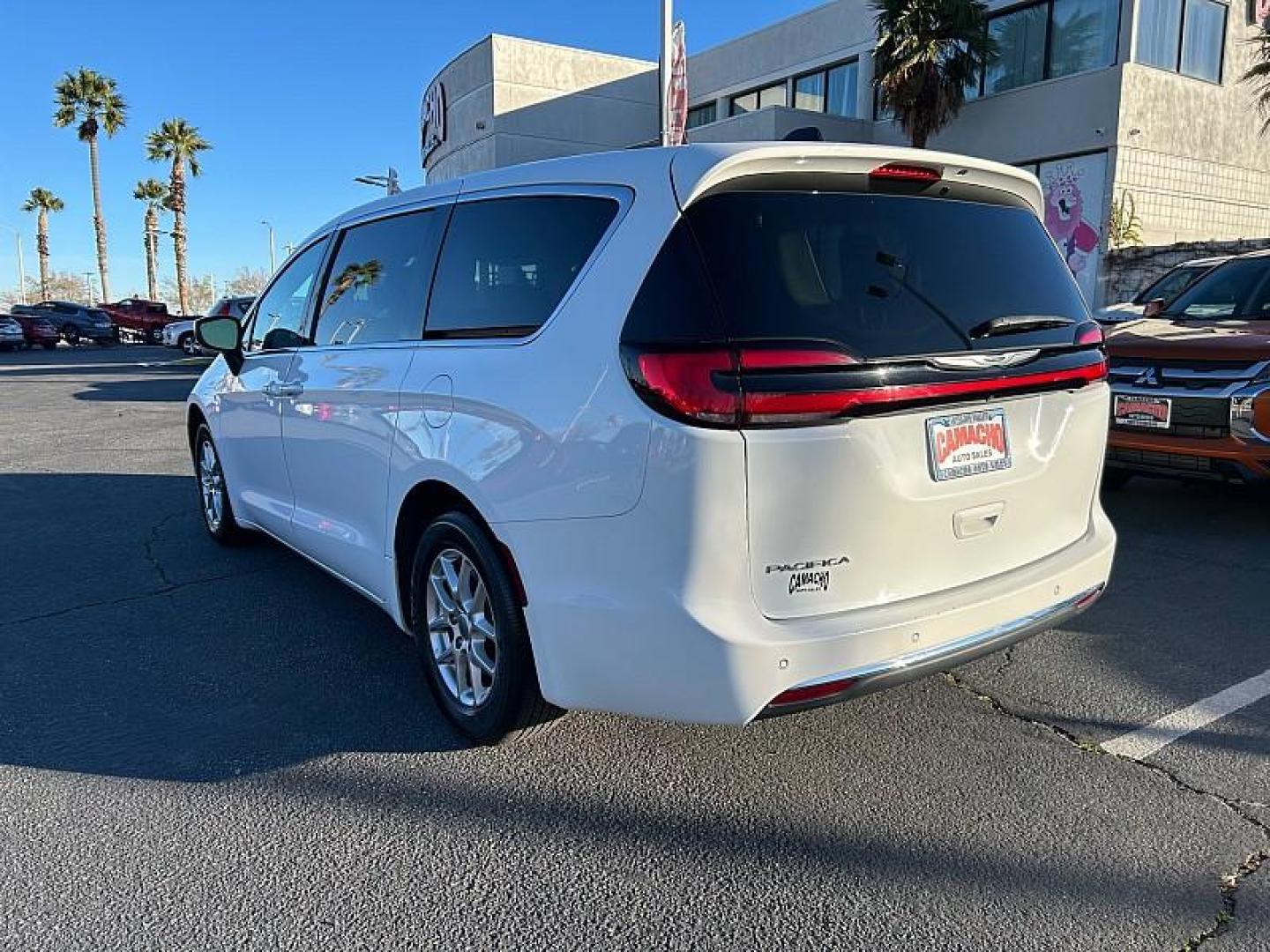 2023 WHITE Chrysler Pacifica (2C4RC1BG8PR) with an V6 3.6 Liter engine, Automatic 9-Spd transmission, located at 412 Auto Vista Drive, Palmdale, 93551, (661) 945-0620, 34.592636, -118.136681- Photo#9