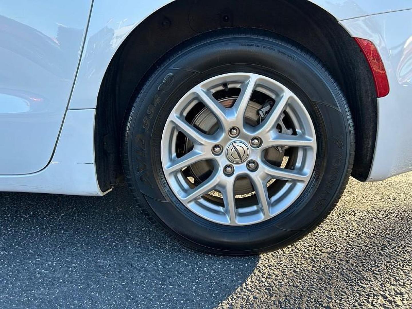 2023 WHITE Chrysler Pacifica (2C4RC1BG8PR) with an V6 3.6 Liter engine, Automatic 9-Spd transmission, located at 412 Auto Vista Drive, Palmdale, 93551, (661) 945-0620, 34.592636, -118.136681- Photo#14