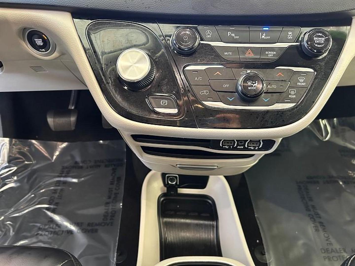 2023 WHITE Chrysler Pacifica (2C4RC1BG8PR) with an V6 3.6 Liter engine, Automatic 9-Spd transmission, located at 412 Auto Vista Drive, Palmdale, 93551, (661) 945-0620, 34.592636, -118.136681- Photo#18