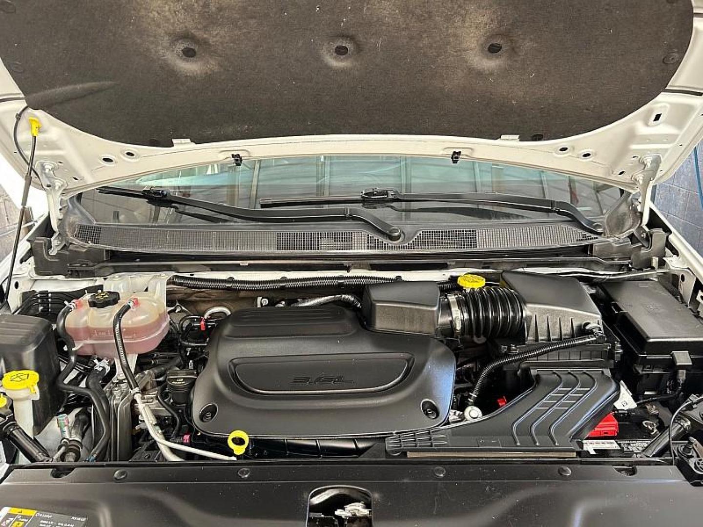 2023 WHITE Chrysler Pacifica (2C4RC1BG8PR) with an V6 3.6 Liter engine, Automatic 9-Spd transmission, located at 412 Auto Vista Drive, Palmdale, 93551, (661) 945-0620, 34.592636, -118.136681- Photo#28