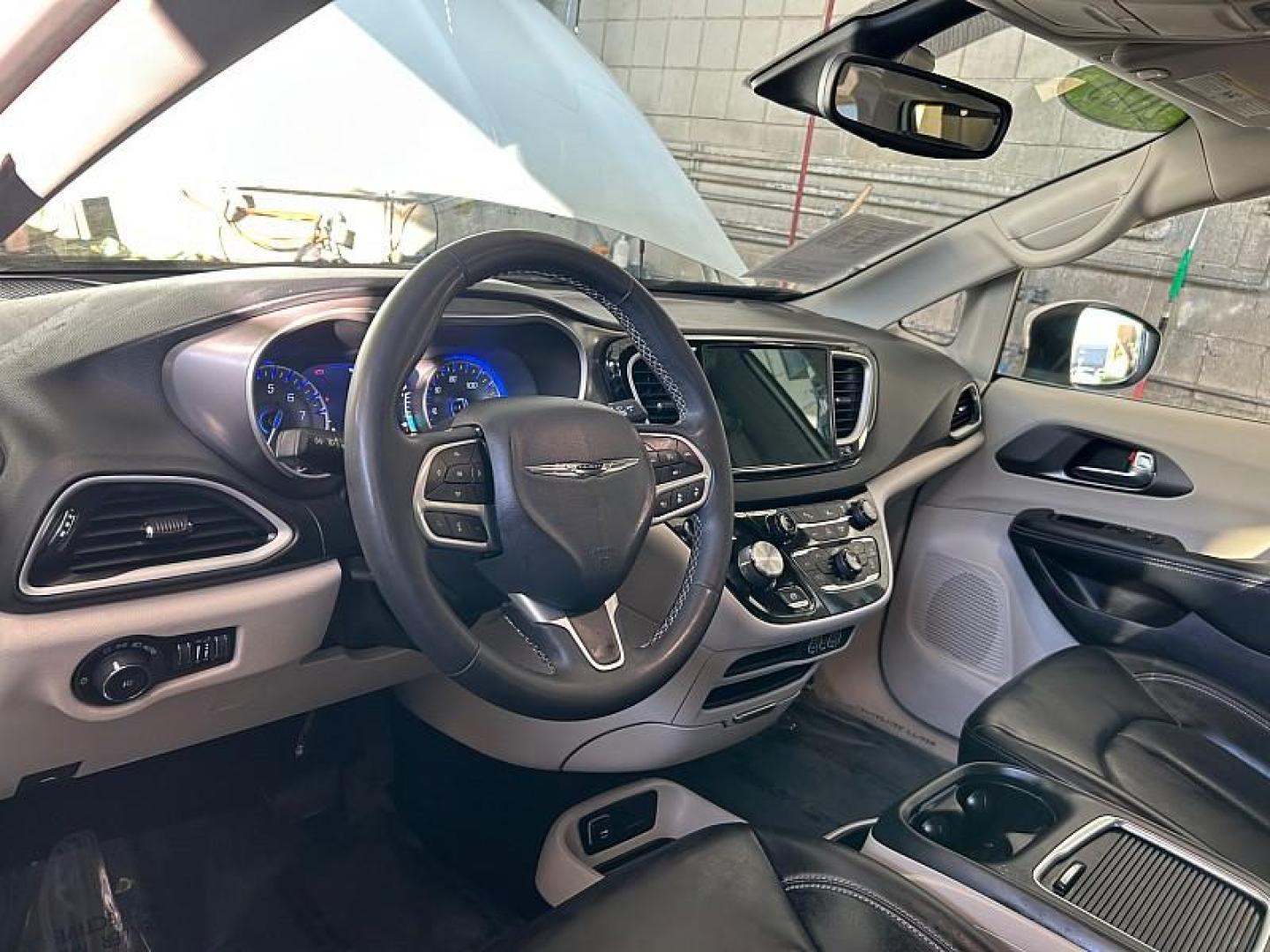 2023 WHITE Chrysler Pacifica (2C4RC1BG7PR) with an V6 3.6 Liter engine, Automatic 9-Spd transmission, located at 412 Auto Vista Drive, Palmdale, 93551, (661) 945-0620, 34.592636, -118.136681 - Photo#17