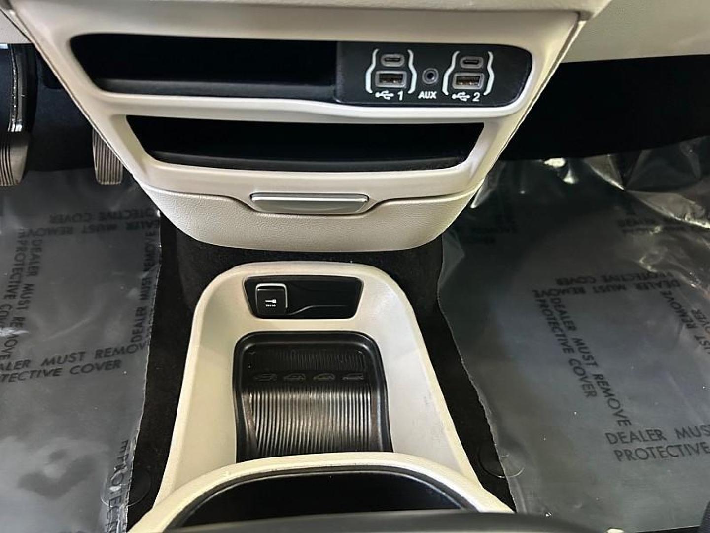 2023 WHITE Chrysler Pacifica (2C4RC1BG7PR) with an V6 3.6 Liter engine, Automatic 9-Spd transmission, located at 412 Auto Vista Drive, Palmdale, 93551, (661) 945-0620, 34.592636, -118.136681 - Photo#22