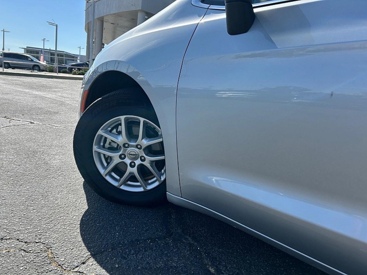 2023 Silver Chrysler Pacifica (2C4RC1BG2PR) with an V6 3.6 Liter engine, Automatic 9-Spd transmission, located at 412 Auto Vista Drive, Palmdale, 93551, (661) 945-0620, 34.592636, -118.136681- Photo#14