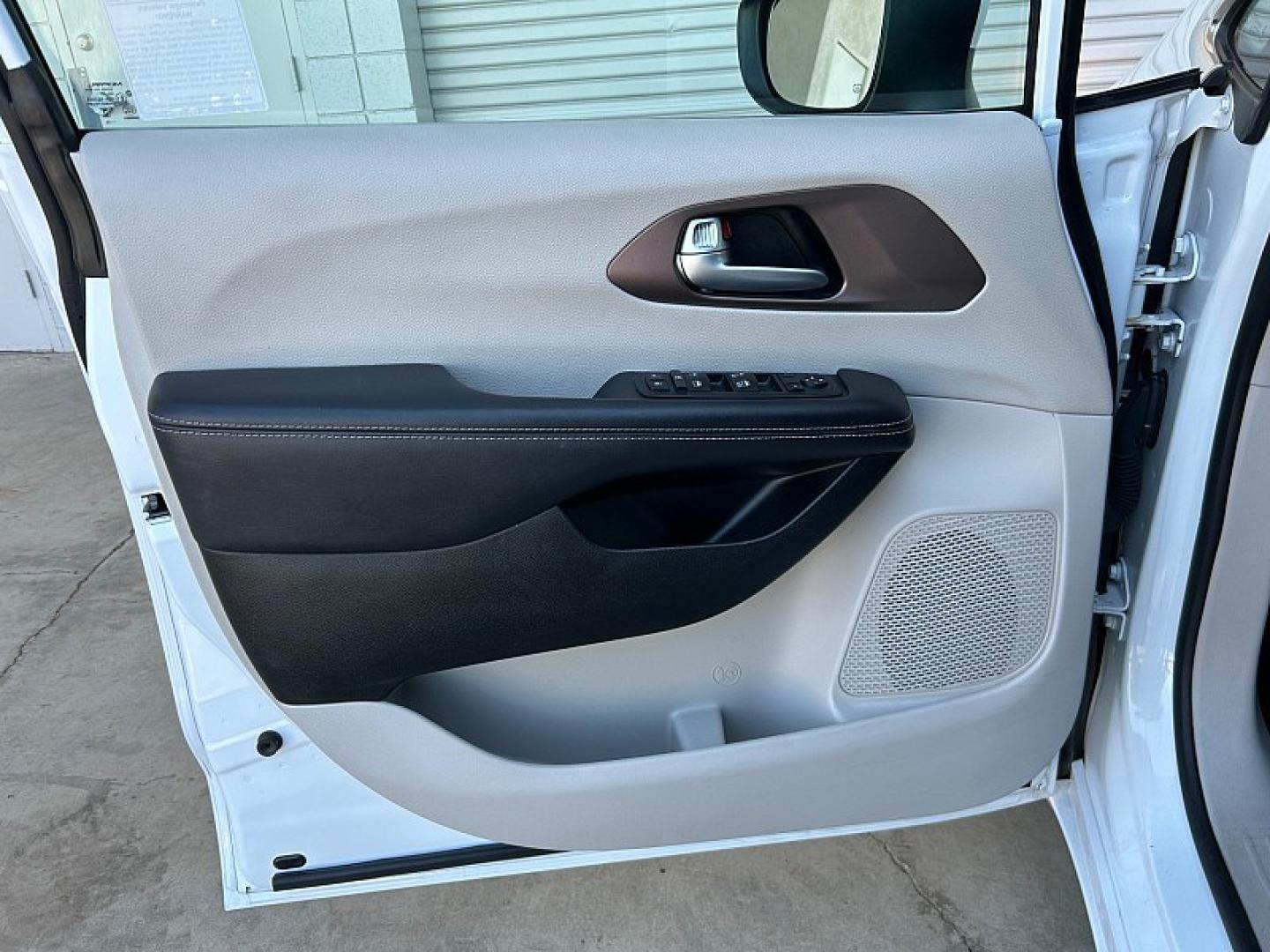 2023 White Chrysler Voyager (2C4RC1CG4PR) with an V6 3.6 Liter engine, Automatic 9-Spd transmission, located at 412 Auto Vista Drive, Palmdale, 93551, (661) 945-0620, 34.592636, -118.136681- Photo#16