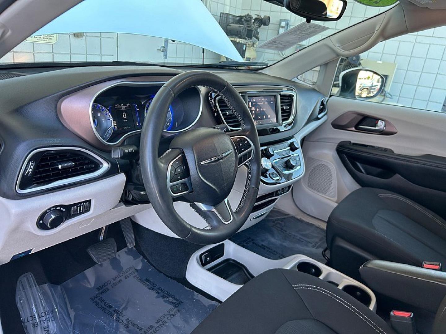 2023 White Chrysler Voyager (2C4RC1CG4PR) with an V6 3.6 Liter engine, Automatic 9-Spd transmission, located at 412 Auto Vista Drive, Palmdale, 93551, (661) 945-0620, 34.592636, -118.136681- Photo#17