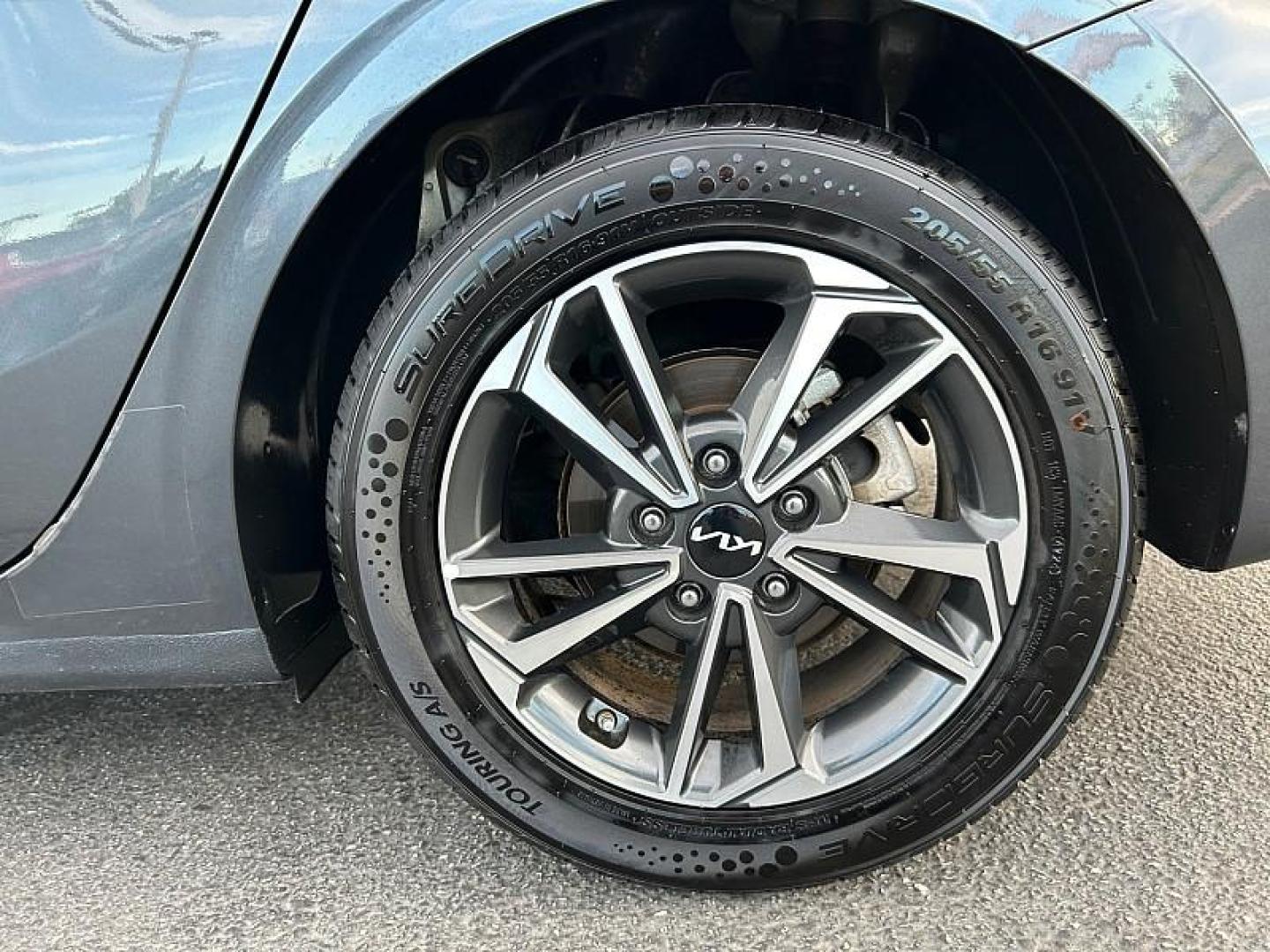 2023 WHITE Dodge Challenger (2C3CDZAG3PH) with an V6 3.6 Liter engine, Automatic 8-Spd transmission, located at 412 Auto Vista Drive, Palmdale, 93551, (661) 945-0620, 34.592636, -118.136681 - Photo#32