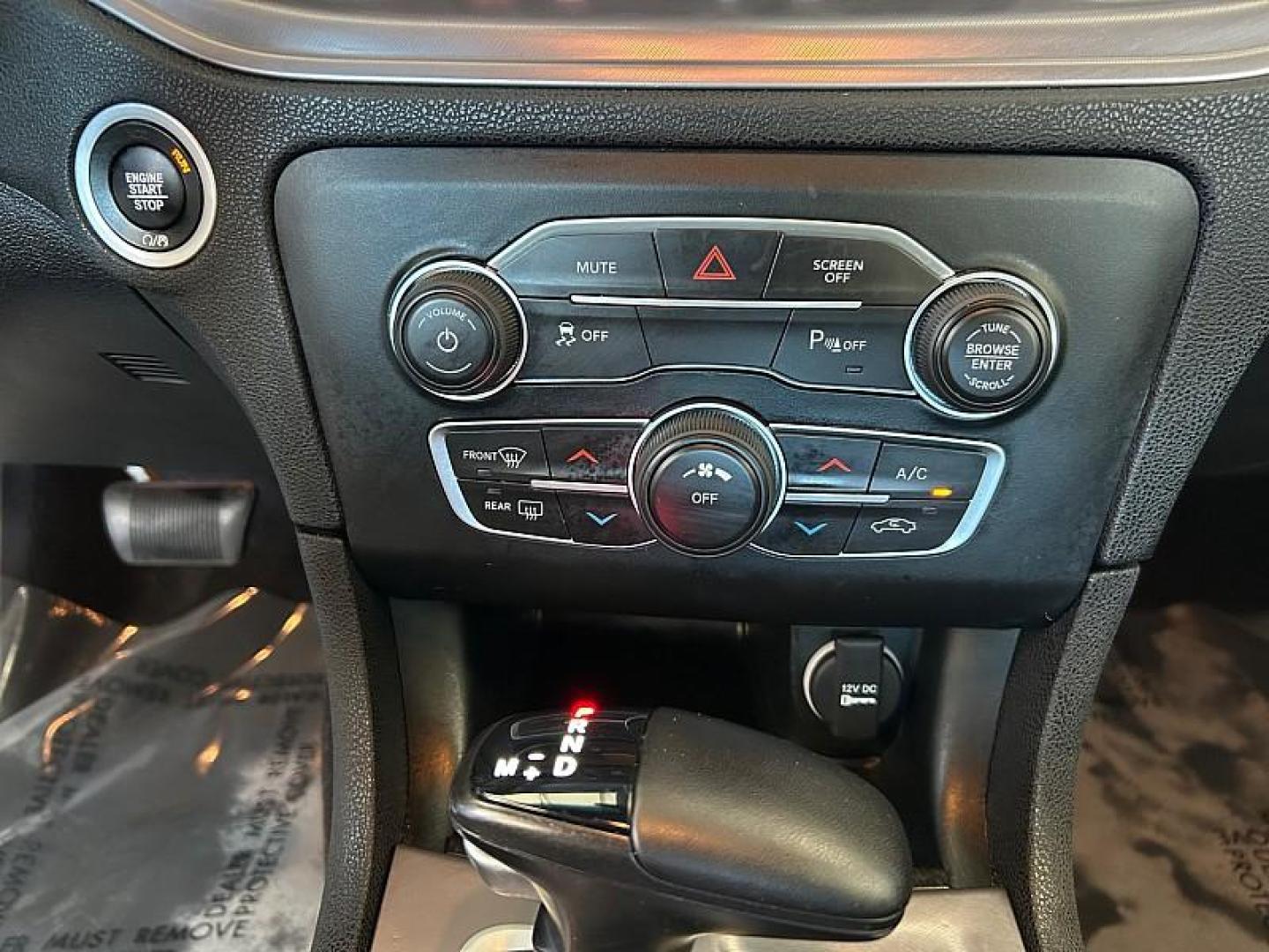 2023 WHITE Dodge Charger (2C3CDXBG9PH) with an V6 3.6 Liter engine, Automatic 8-Spd w/AutoStick transmission, located at 412 Auto Vista Drive, Palmdale, 93551, (661) 945-0620, 34.592636, -118.136681 - Photo#20