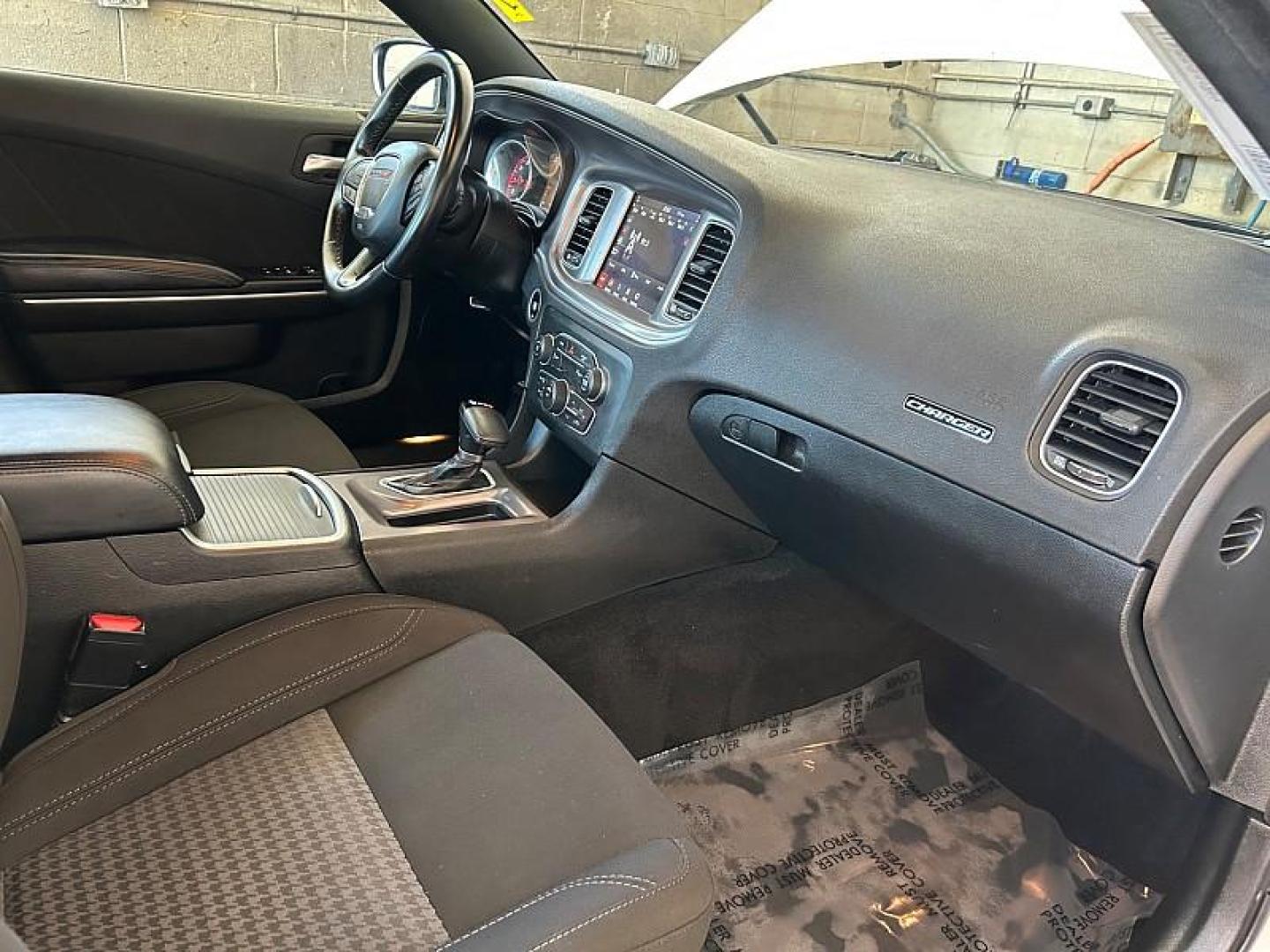 2023 WHITE Dodge Charger (2C3CDXBG9PH) with an V6 3.6 Liter engine, Automatic 8-Spd w/AutoStick transmission, located at 412 Auto Vista Drive, Palmdale, 93551, (661) 945-0620, 34.592636, -118.136681 - Photo#26