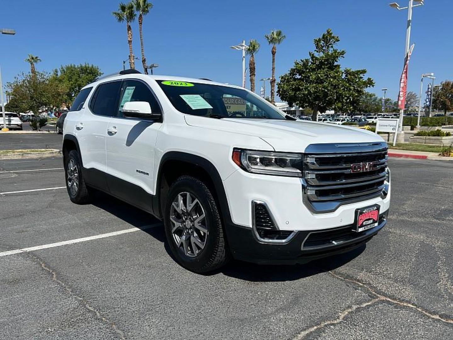 2023 WHITE GMC Acadia (1GKKNML46PZ) with an V6 3.6 Liter engine, Automatic 9-Spd transmission, located at 412 Auto Vista Drive, Palmdale, 93551, (661) 945-0620, 34.592636, -118.136681 - Photo#0