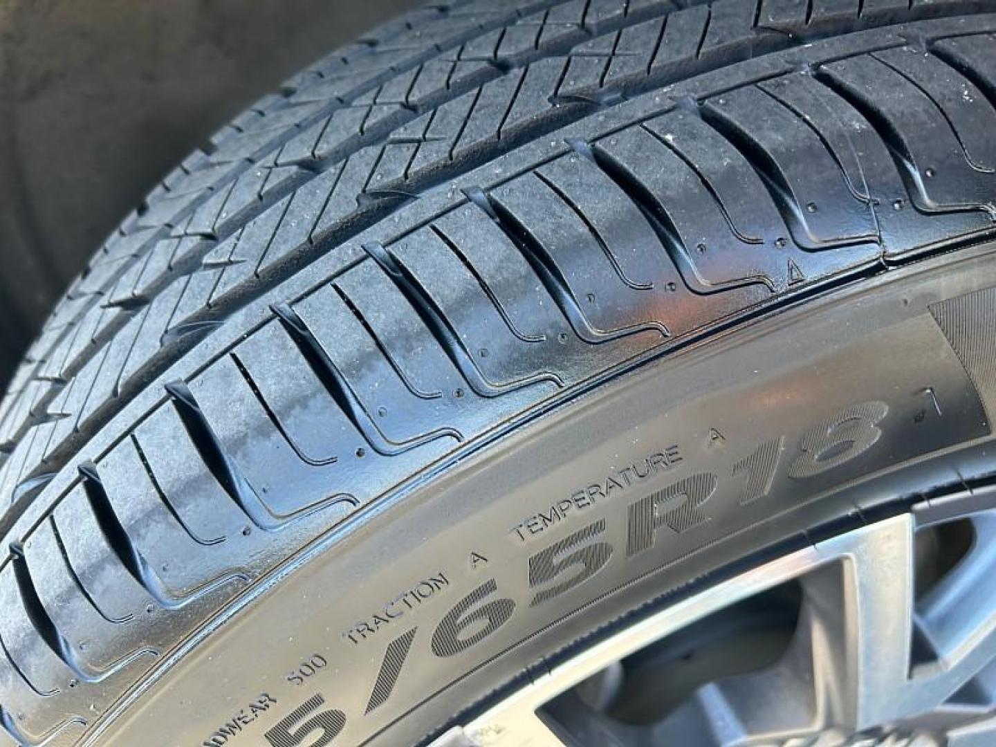 2023 WHITE GMC Acadia (1GKKNML46PZ) with an V6 3.6 Liter engine, Automatic 9-Spd transmission, located at 412 Auto Vista Drive, Palmdale, 93551, (661) 945-0620, 34.592636, -118.136681 - Photo#14