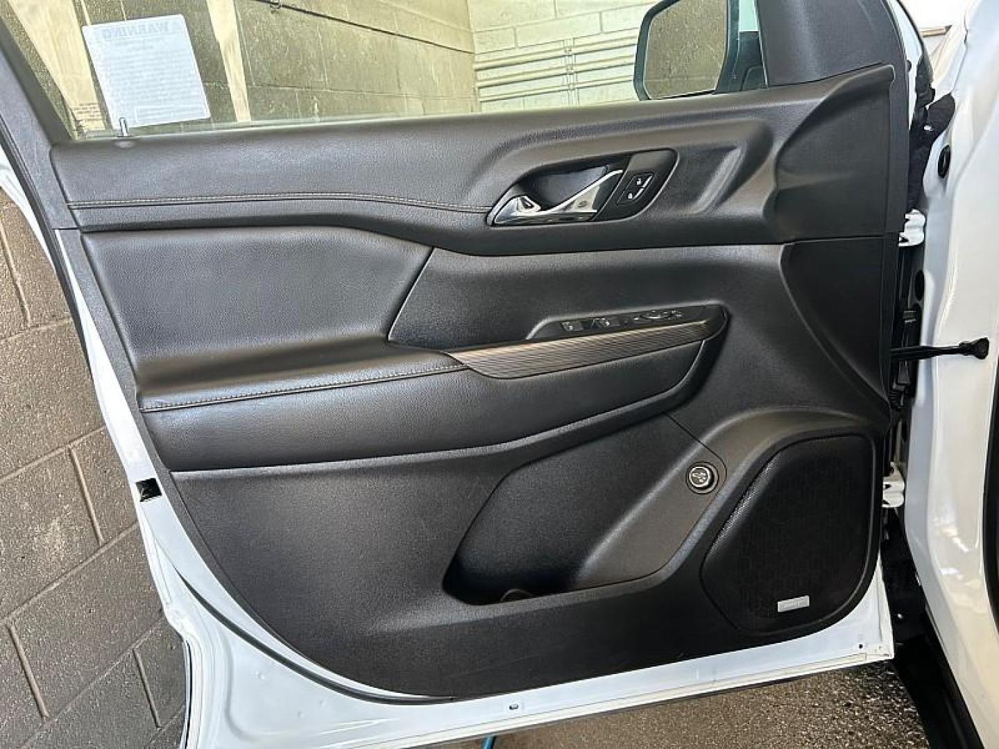 2023 WHITE GMC Acadia (1GKKNML46PZ) with an V6 3.6 Liter engine, Automatic 9-Spd transmission, located at 412 Auto Vista Drive, Palmdale, 93551, (661) 945-0620, 34.592636, -118.136681 - Photo#16