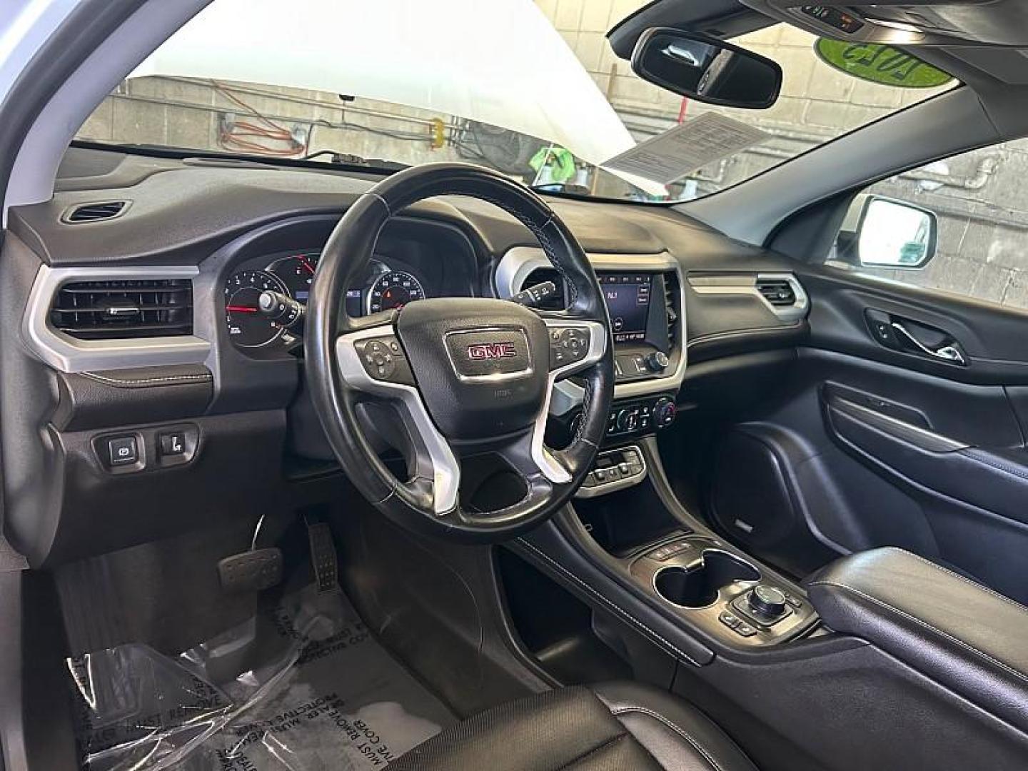 2023 WHITE GMC Acadia (1GKKNML46PZ) with an V6 3.6 Liter engine, Automatic 9-Spd transmission, located at 412 Auto Vista Drive, Palmdale, 93551, (661) 945-0620, 34.592636, -118.136681 - Photo#17