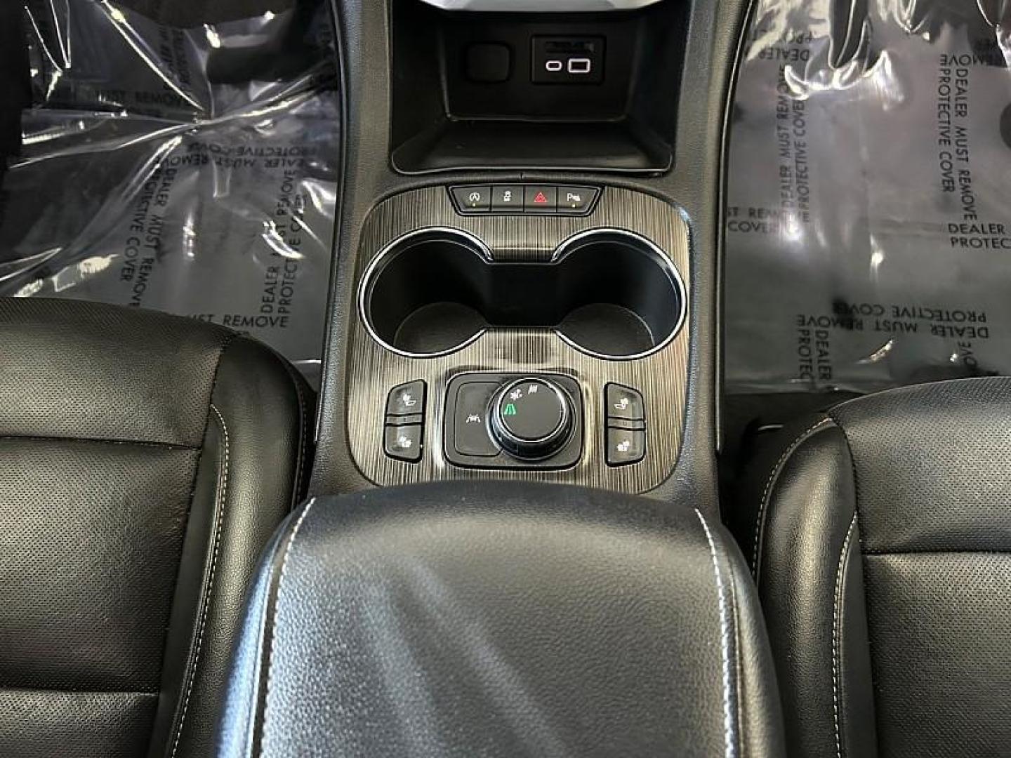 2023 WHITE GMC Acadia (1GKKNML46PZ) with an V6 3.6 Liter engine, Automatic 9-Spd transmission, located at 412 Auto Vista Drive, Palmdale, 93551, (661) 945-0620, 34.592636, -118.136681 - Photo#18