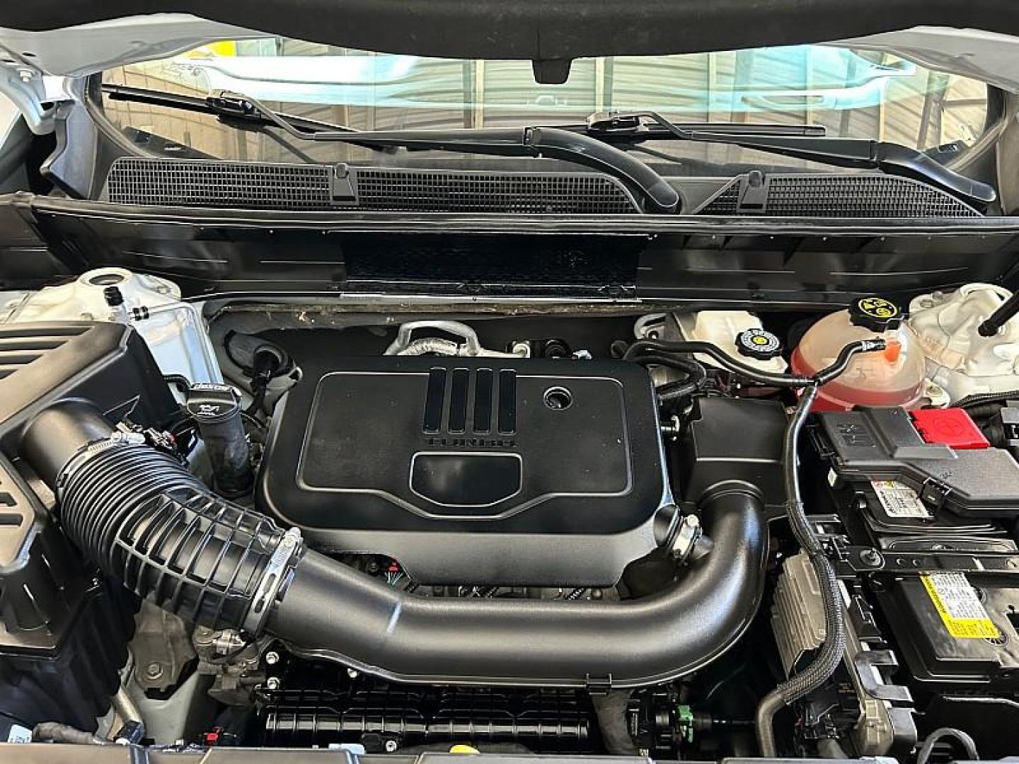 2023 WHITE GMC Acadia (1GKKNML46PZ) with an V6 3.6 Liter engine, Automatic 9-Spd transmission, located at 412 Auto Vista Drive, Palmdale, 93551, (661) 945-0620, 34.592636, -118.136681 - Photo#27