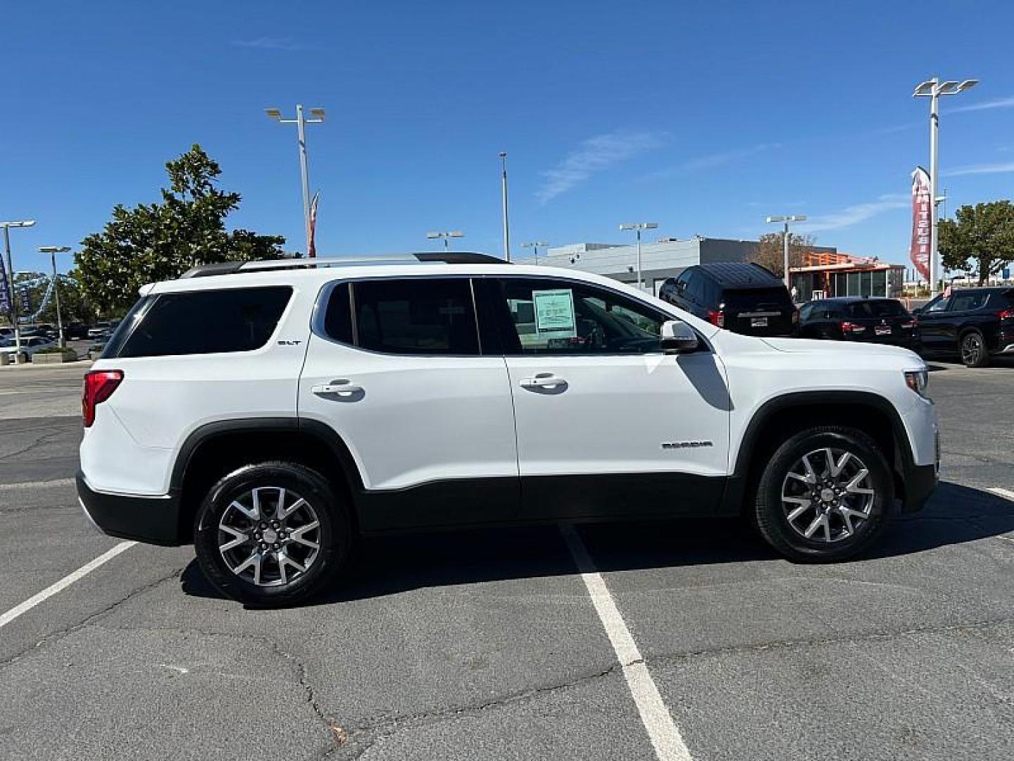 2023 WHITE GMC Acadia (1GKKNML49PZ) with an V6 3.6 Liter engine, Automatic 9-Spd transmission, located at 412 Auto Vista Drive, Palmdale, 93551, (661) 945-0620, 34.592636, -118.136681 - Photo#5