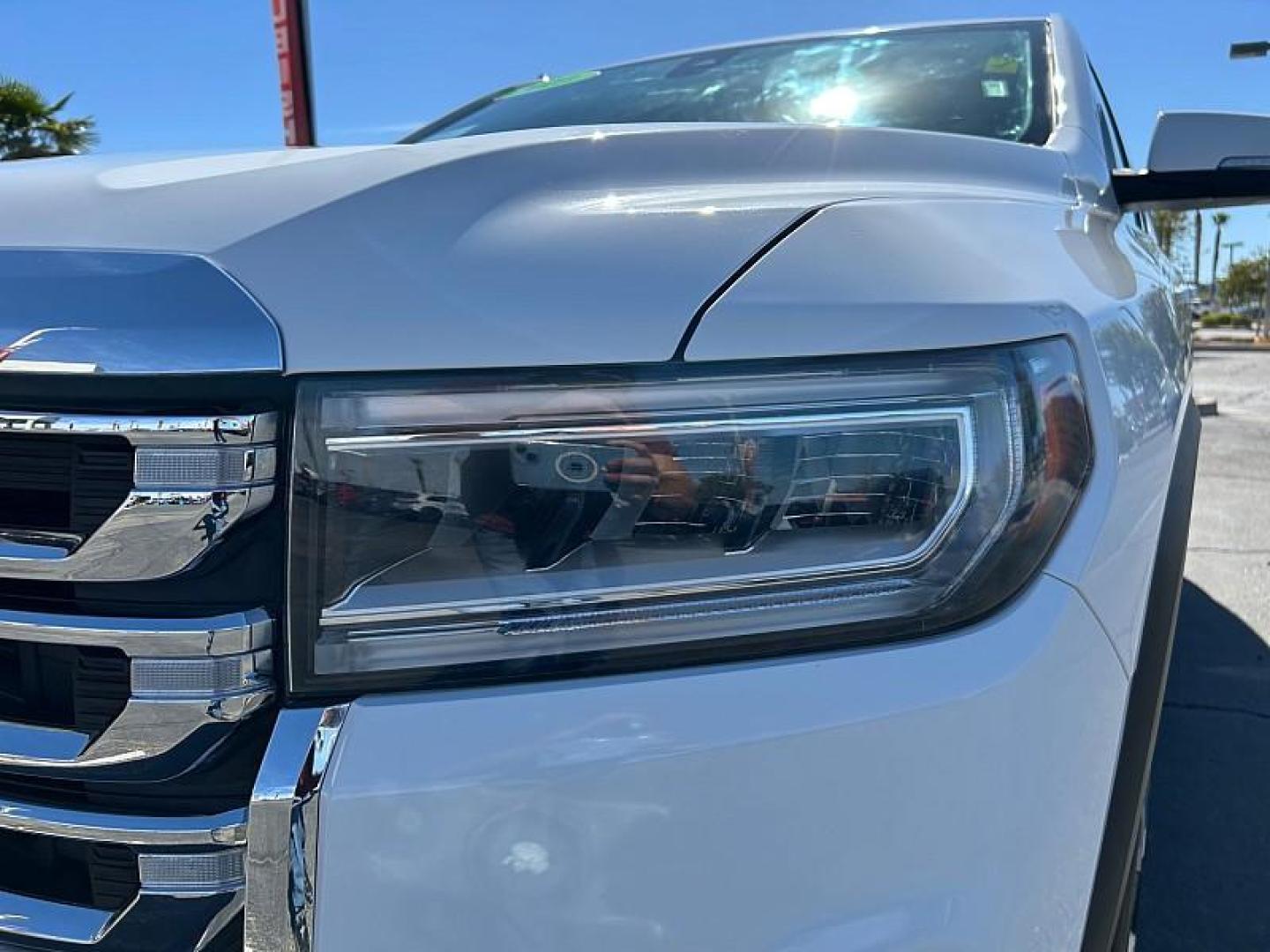 2023 WHITE GMC Acadia (1GKKNML49PZ) with an V6 3.6 Liter engine, Automatic 9-Spd transmission, located at 412 Auto Vista Drive, Palmdale, 93551, (661) 945-0620, 34.592636, -118.136681 - Photo#9