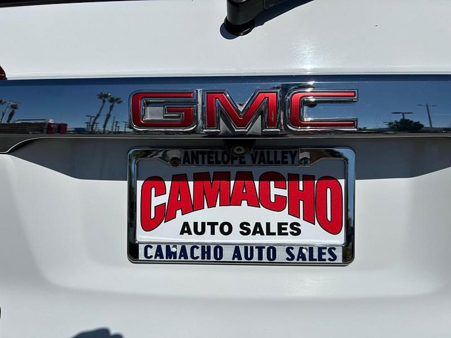 2023 WHITE GMC Acadia (1GKKNML49PZ) with an V6 3.6 Liter engine, Automatic 9-Spd transmission, located at 412 Auto Vista Drive, Palmdale, 93551, (661) 945-0620, 34.592636, -118.136681 - Photo#10
