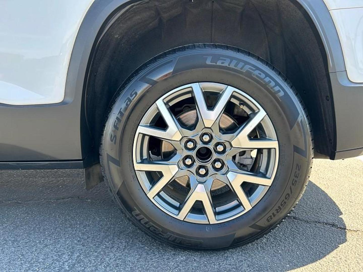 2023 WHITE GMC Acadia (1GKKNML49PZ) with an V6 3.6 Liter engine, Automatic 9-Spd transmission, located at 412 Auto Vista Drive, Palmdale, 93551, (661) 945-0620, 34.592636, -118.136681 - Photo#11