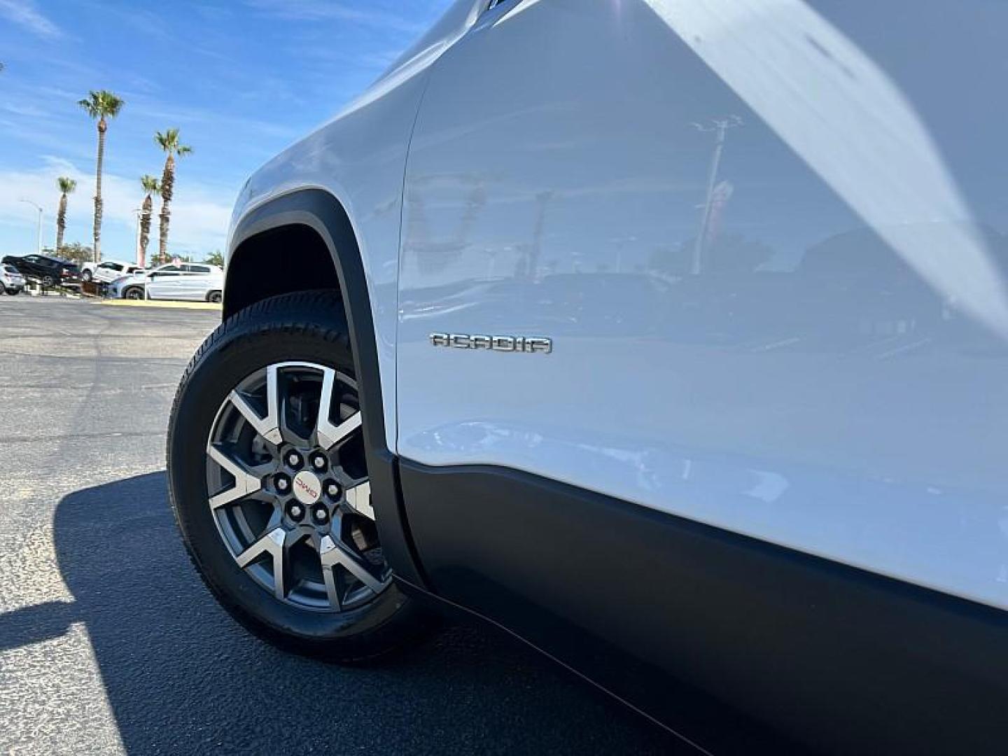 2023 WHITE GMC Acadia (1GKKNML49PZ) with an V6 3.6 Liter engine, Automatic 9-Spd transmission, located at 412 Auto Vista Drive, Palmdale, 93551, (661) 945-0620, 34.592636, -118.136681 - Photo#14