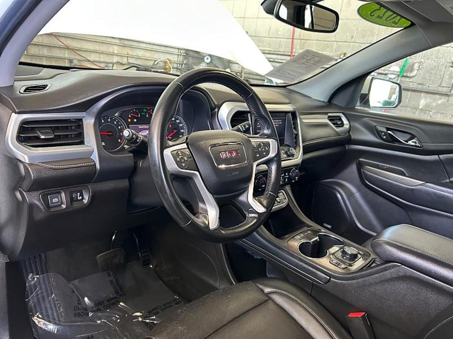 2023 WHITE GMC Acadia (1GKKNML49PZ) with an V6 3.6 Liter engine, Automatic 9-Spd transmission, located at 412 Auto Vista Drive, Palmdale, 93551, (661) 945-0620, 34.592636, -118.136681 - Photo#17