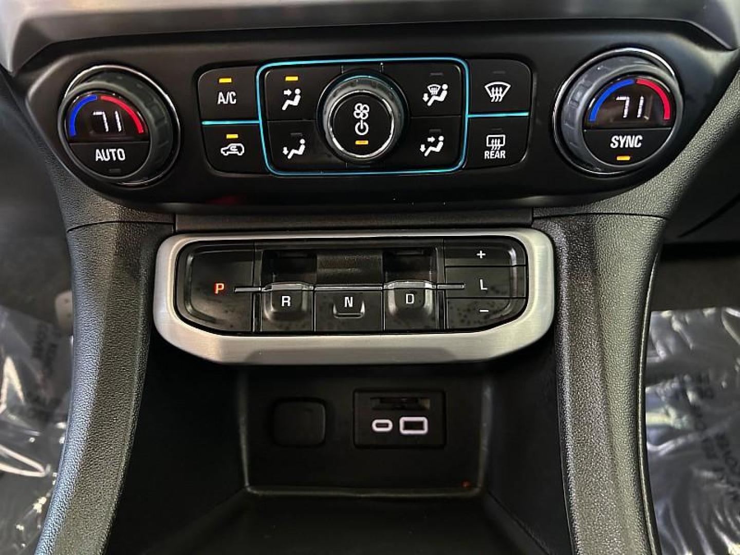 2023 WHITE GMC Acadia (1GKKNML49PZ) with an V6 3.6 Liter engine, Automatic 9-Spd transmission, located at 412 Auto Vista Drive, Palmdale, 93551, (661) 945-0620, 34.592636, -118.136681 - Photo#20