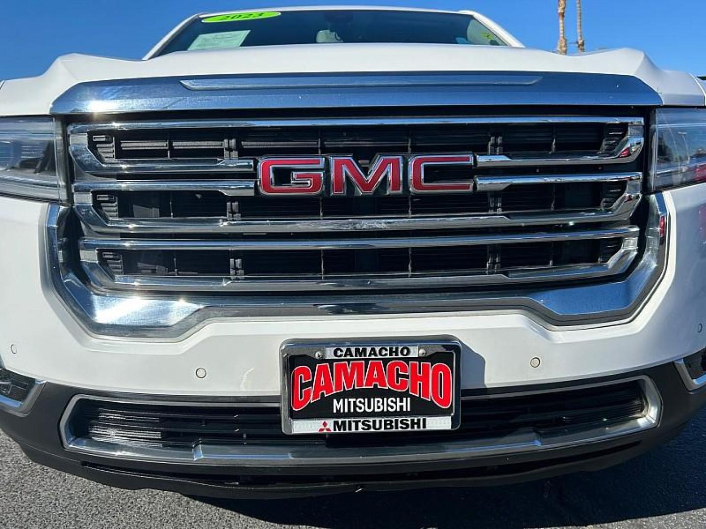 2023 WHITE GMC Acadia (1GKKNML42PZ) with an V6 3.6 Liter engine, Automatic 9-Spd transmission, located at 412 Auto Vista Drive, Palmdale, 93551, (661) 945-0620, 34.592636, -118.136681 - Photo#6
