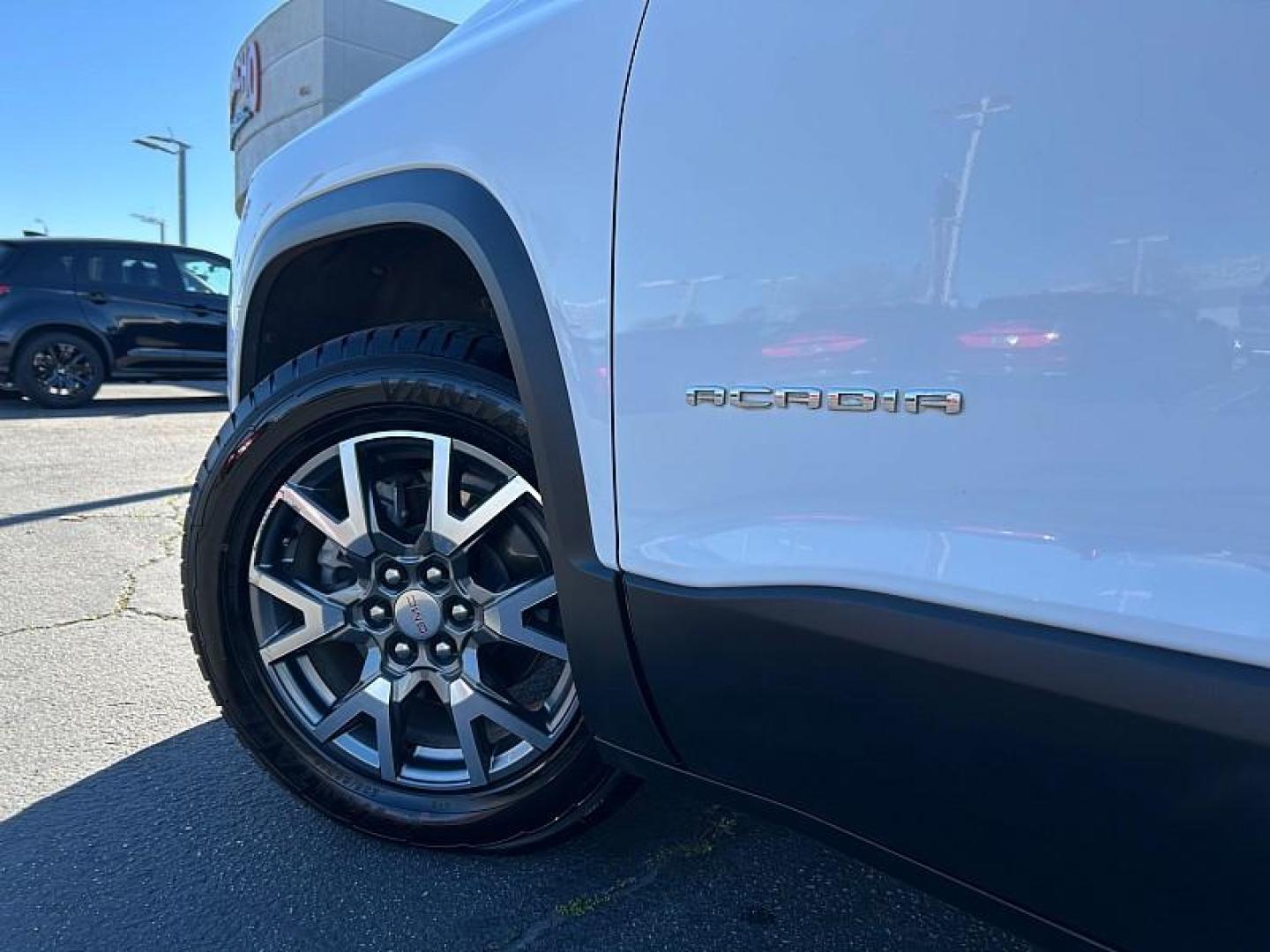 2023 WHITE GMC Acadia (1GKKNML42PZ) with an V6 3.6 Liter engine, Automatic 9-Spd transmission, located at 412 Auto Vista Drive, Palmdale, 93551, (661) 945-0620, 34.592636, -118.136681 - Photo#13