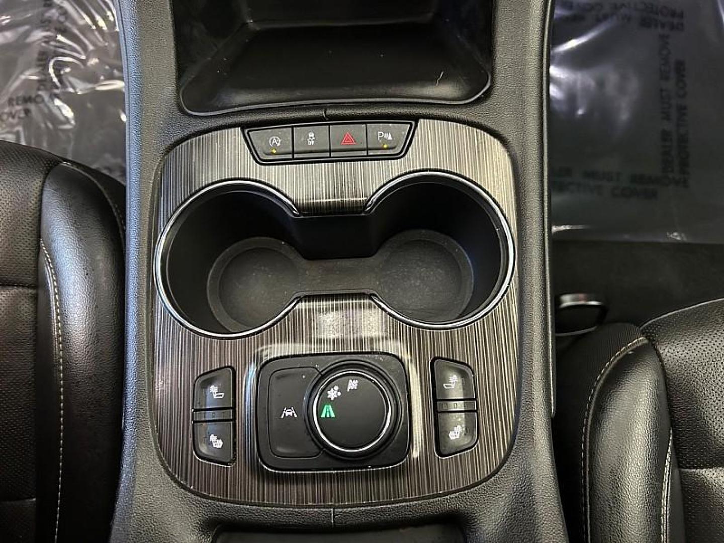 2023 WHITE GMC Acadia (1GKKNML42PZ) with an V6 3.6 Liter engine, Automatic 9-Spd transmission, located at 412 Auto Vista Drive, Palmdale, 93551, (661) 945-0620, 34.592636, -118.136681 - Photo#26
