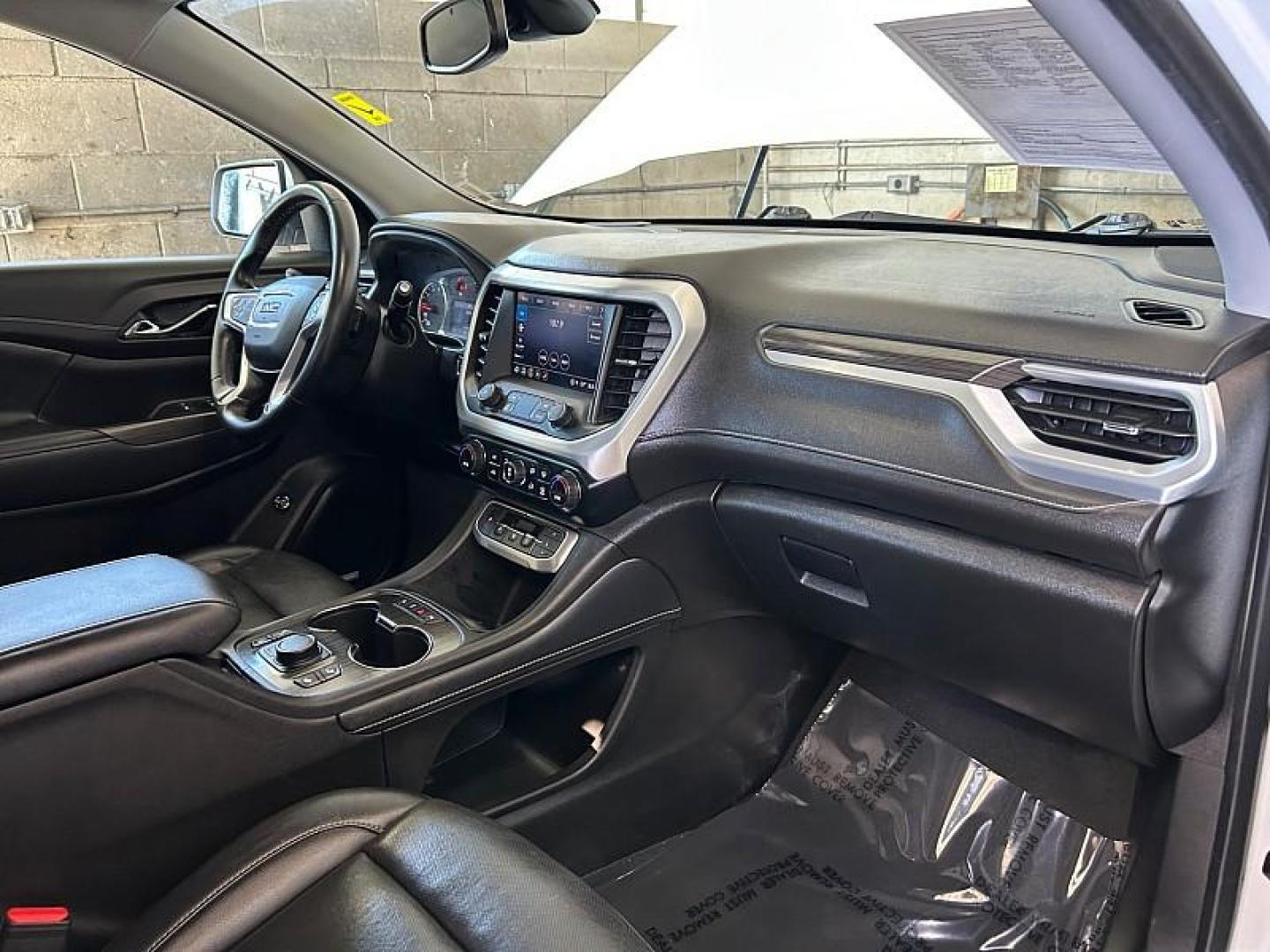 2023 WHITE GMC Acadia (1GKKNML42PZ) with an V6 3.6 Liter engine, Automatic 9-Spd transmission, located at 412 Auto Vista Drive, Palmdale, 93551, (661) 945-0620, 34.592636, -118.136681 - Photo#31
