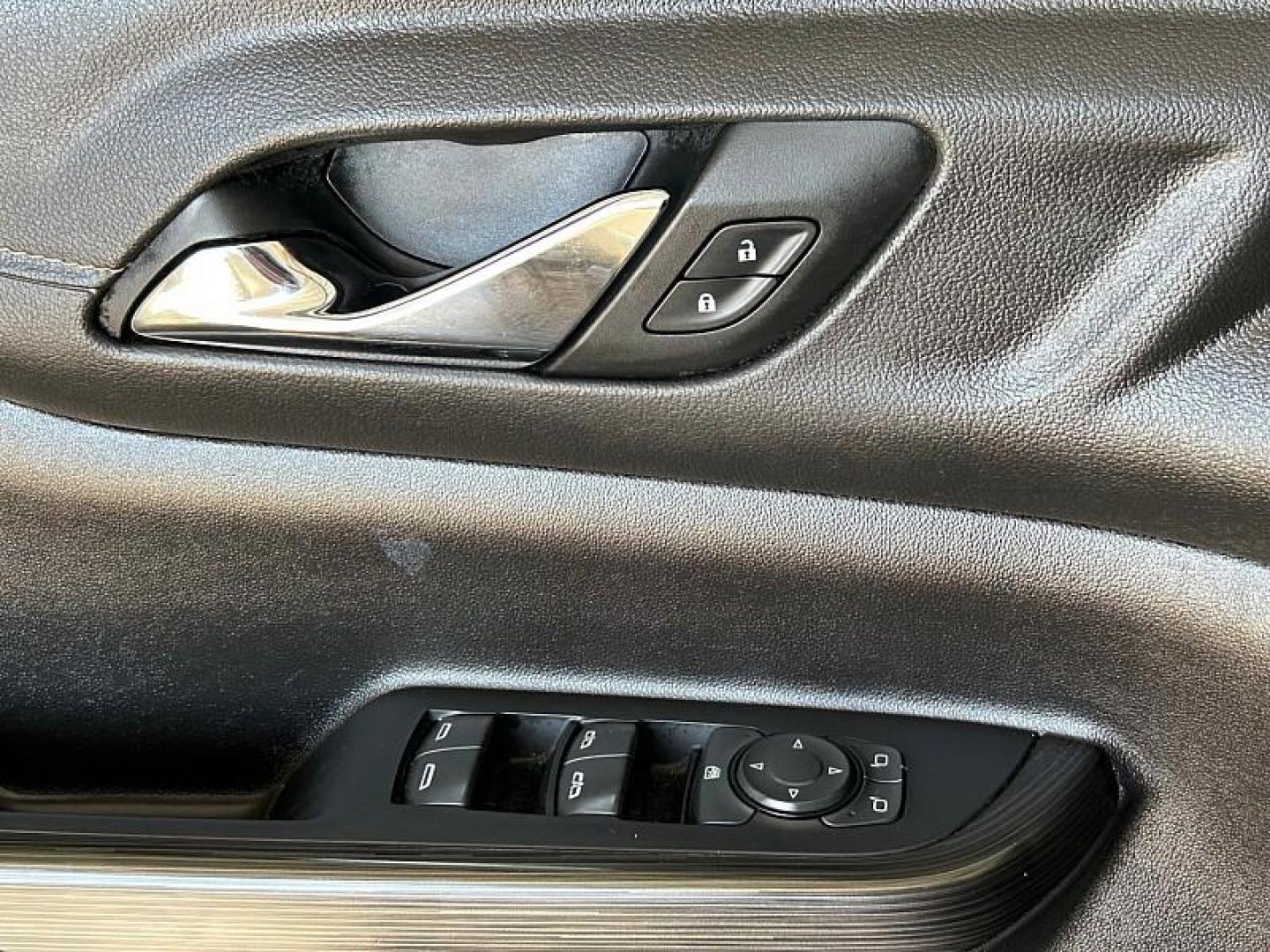 2023 WHITE GMC Acadia (1GKKNML42PZ) with an V6 3.6 Liter engine, Automatic 9-Spd transmission, located at 412 Auto Vista Drive, Palmdale, 93551, (661) 945-0620, 34.592636, -118.136681 - Photo#32