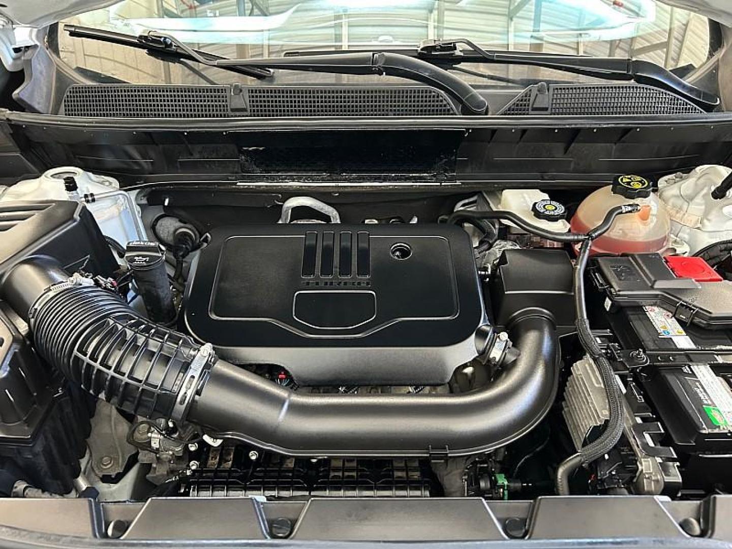 2023 WHITE GMC Acadia (1GKKNML42PZ) with an V6 3.6 Liter engine, Automatic 9-Spd transmission, located at 412 Auto Vista Drive, Palmdale, 93551, (661) 945-0620, 34.592636, -118.136681 - Photo#37