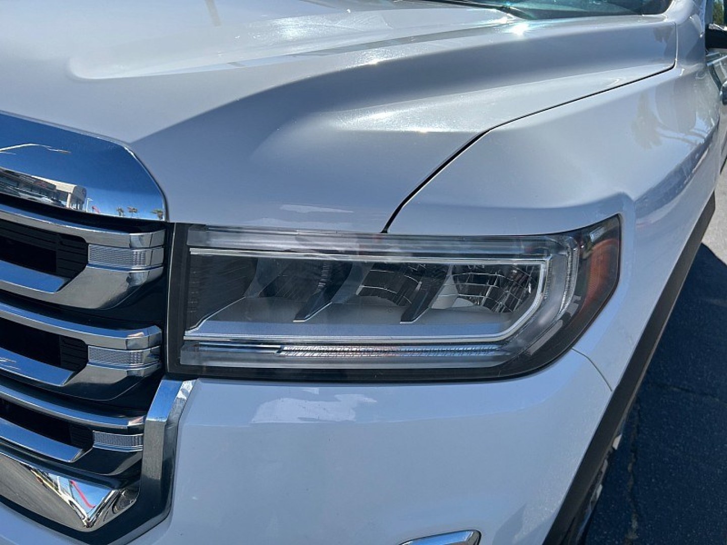 2023 White GMC Acadia (1GKKNUL42PZ) , Automatic 9-Spd transmission, located at 412 Auto Vista Drive, Palmdale, 93551, (661) 945-0620, 34.592636, -118.136681- Photo#7