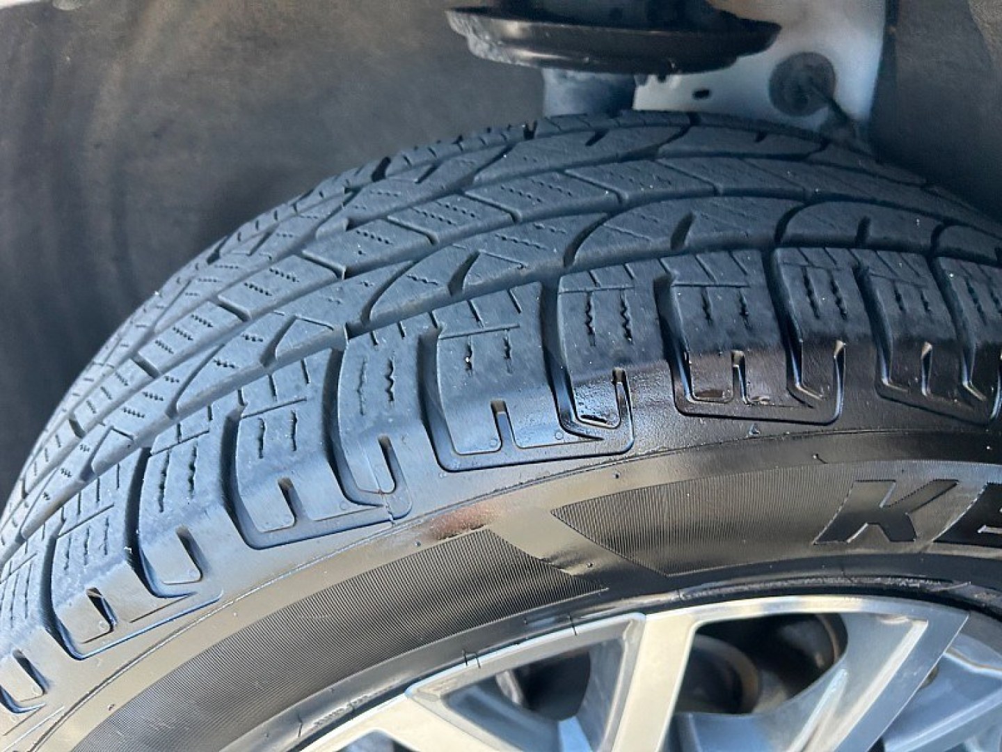 2023 White GMC Acadia (1GKKNUL42PZ) , Automatic 9-Spd transmission, located at 412 Auto Vista Drive, Palmdale, 93551, (661) 945-0620, 34.592636, -118.136681- Photo#10