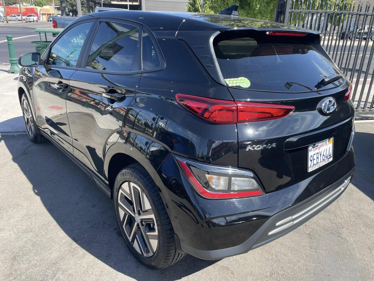 2023 Hyundai Kona EV SEL (KM8K23AG6PU) with an ELECTRIC engine, 1A transmission, located at 744 E Miner Ave, Stockton, CA, 95202, (209) 944-5770, 37.956863, -121.282082 - PLUS TAXES AND FEES NO CHARGER AVAILABLE - Photo#9
