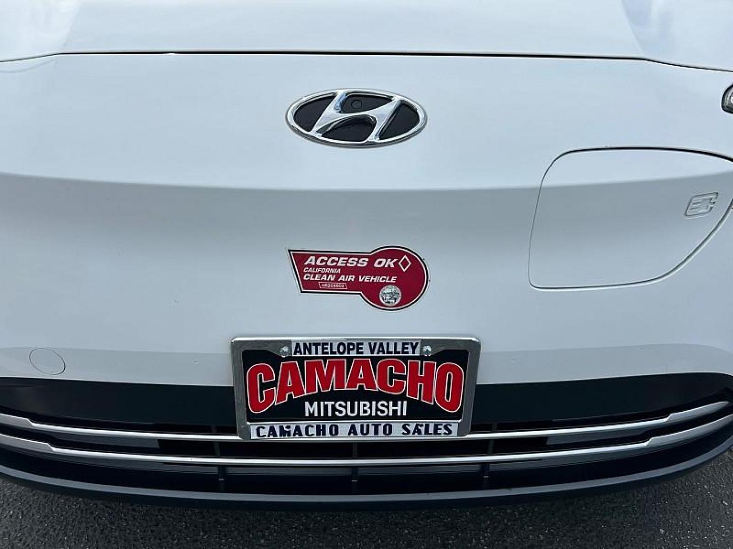 2023 WHITE Hyundai Kona Electric (KM8K33AGXPU) with an Electric Motor engine, Single-Speed Reduction Gear transmission, located at 412 Auto Vista Drive, Palmdale, 93551, (661) 945-0620, 34.592636, -118.136681 - Photo#9