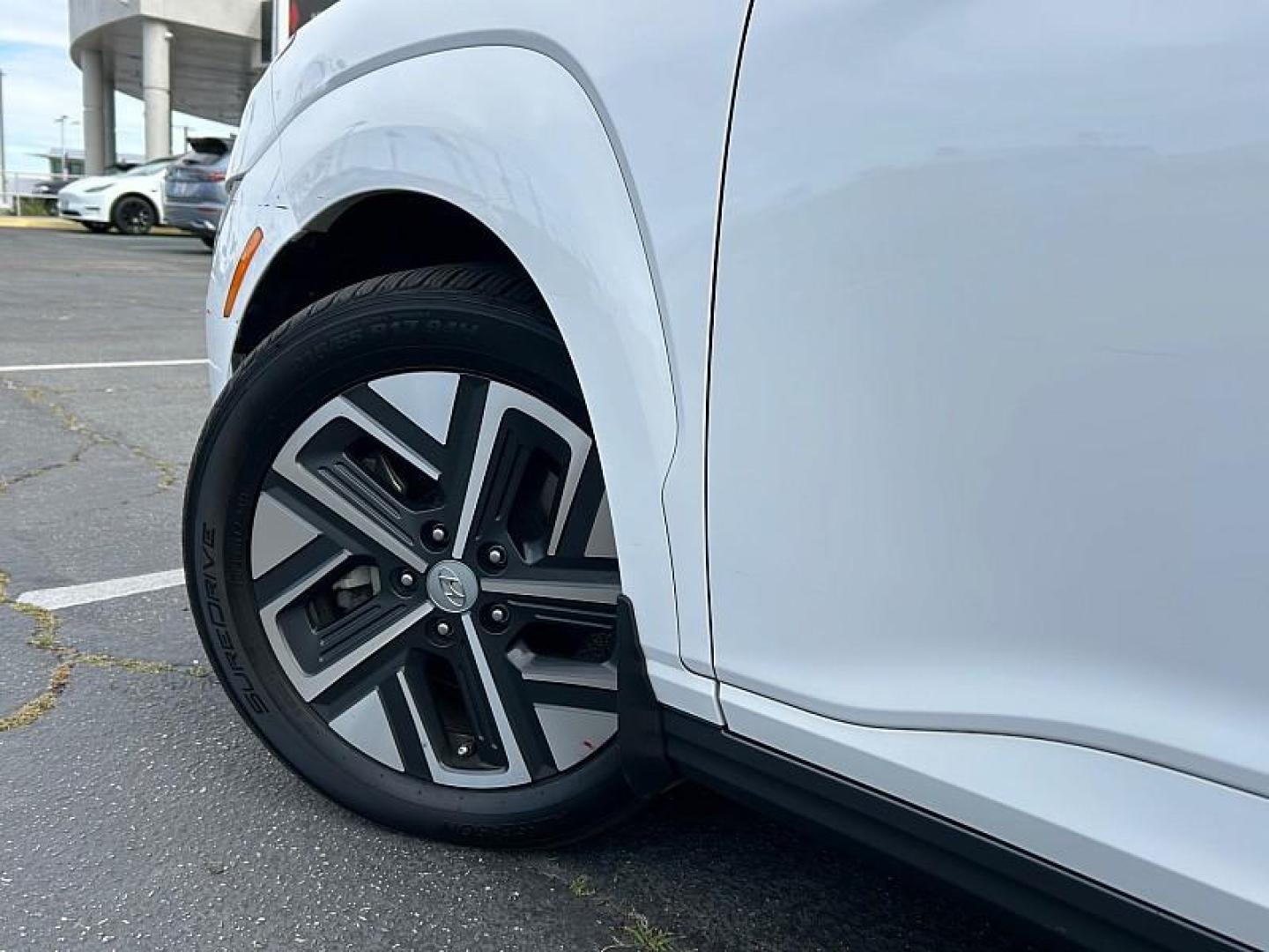 2023 WHITE Hyundai Kona Electric (KM8K33AGXPU) with an Electric Motor engine, Single-Speed Reduction Gear transmission, located at 412 Auto Vista Drive, Palmdale, 93551, (661) 945-0620, 34.592636, -118.136681 - Photo#10