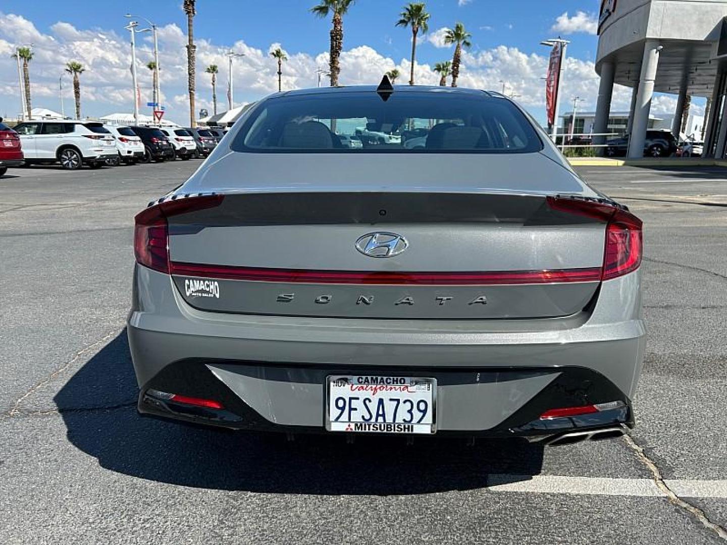 2023 GRAY Hyundai Sonata (KMHL14JA5PA) with an 4-Cyl 2.5 Liter engine, Automatic 8-Spd w/Overdrive and Shiftronic transmission, located at 412 Auto Vista Drive, Palmdale, 93551, (661) 945-0620, 34.592636, -118.136681 - Photo#5