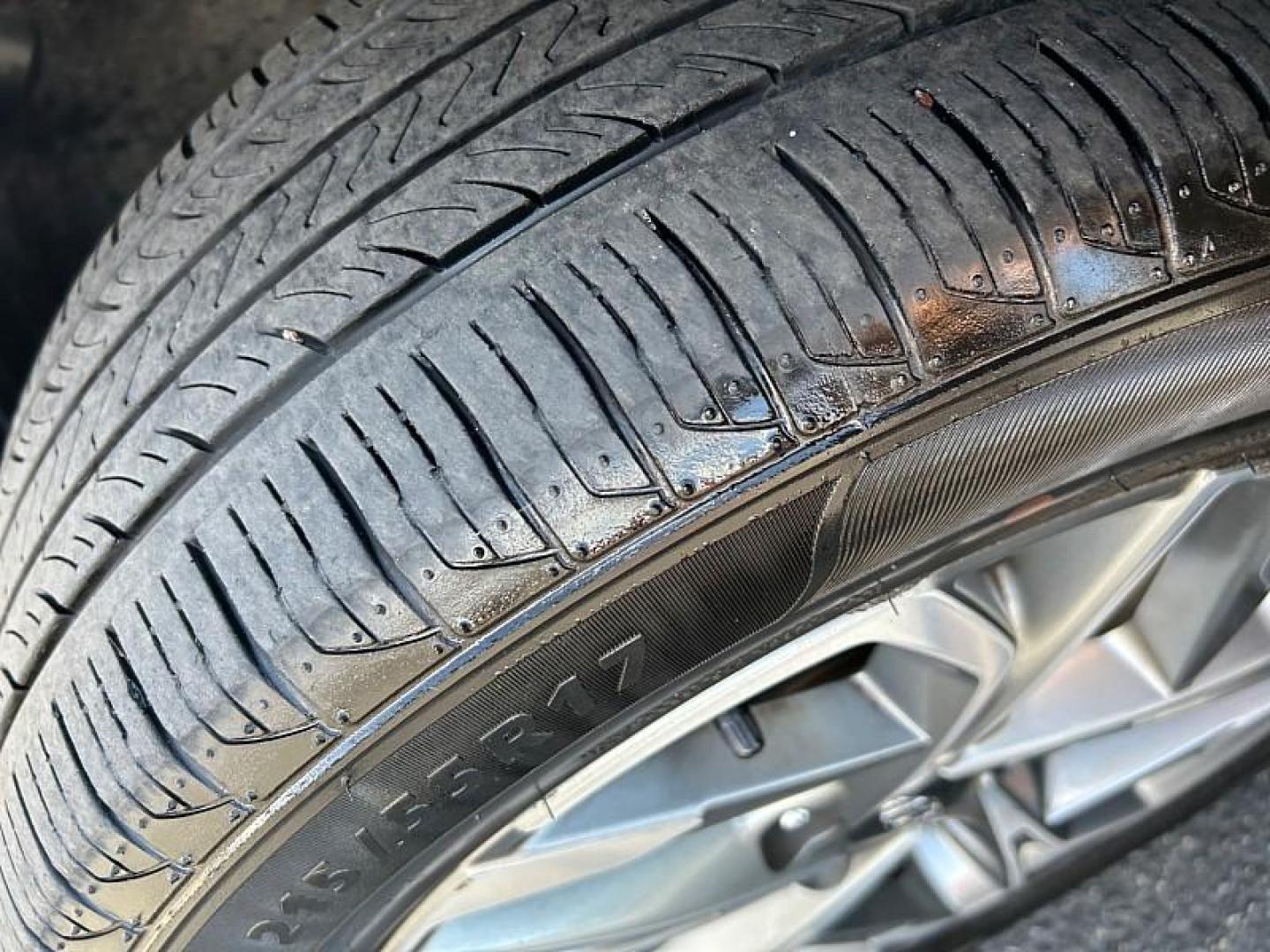 2023 GRAY Hyundai Sonata (KMHL14JA5PA) with an 4-Cyl 2.5 Liter engine, Automatic 8-Spd w/Overdrive and Shiftronic transmission, located at 412 Auto Vista Drive, Palmdale, 93551, (661) 945-0620, 34.592636, -118.136681 - Photo#11