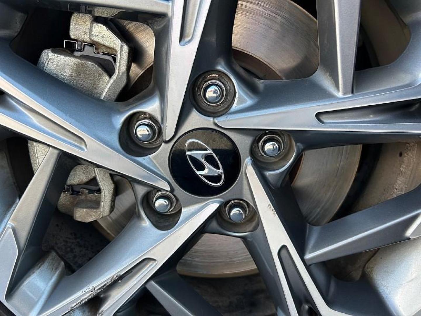 2023 GRAY Hyundai Sonata (KMHL14JA5PA) with an 4-Cyl 2.5 Liter engine, Automatic 8-Spd w/Overdrive and Shiftronic transmission, located at 412 Auto Vista Drive, Palmdale, 93551, (661) 945-0620, 34.592636, -118.136681 - Photo#12