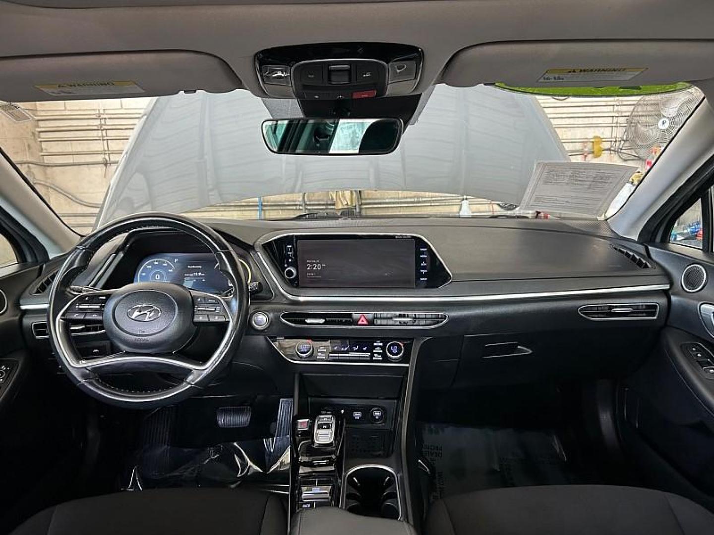 2023 GRAY Hyundai Sonata (KMHL14JA5PA) with an 4-Cyl 2.5 Liter engine, Automatic 8-Spd w/Overdrive and Shiftronic transmission, located at 412 Auto Vista Drive, Palmdale, 93551, (661) 945-0620, 34.592636, -118.136681 - Photo#18