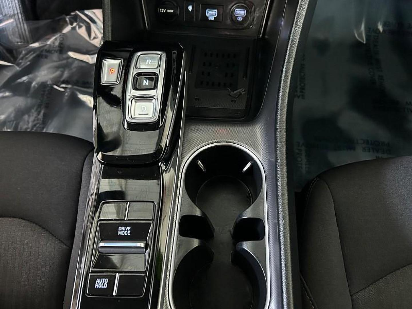 2023 GRAY Hyundai Sonata (KMHL14JA5PA) with an 4-Cyl 2.5 Liter engine, Automatic 8-Spd w/Overdrive and Shiftronic transmission, located at 412 Auto Vista Drive, Palmdale, 93551, (661) 945-0620, 34.592636, -118.136681 - Photo#20