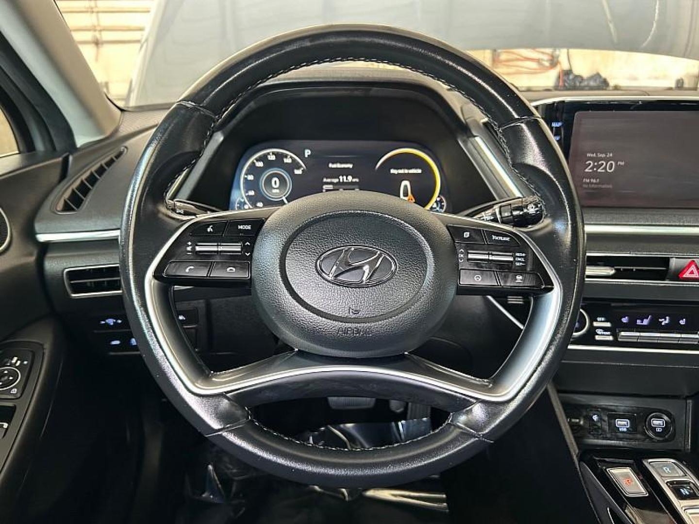2023 GRAY Hyundai Sonata (KMHL14JA5PA) with an 4-Cyl 2.5 Liter engine, Automatic 8-Spd w/Overdrive and Shiftronic transmission, located at 412 Auto Vista Drive, Palmdale, 93551, (661) 945-0620, 34.592636, -118.136681 - Photo#23
