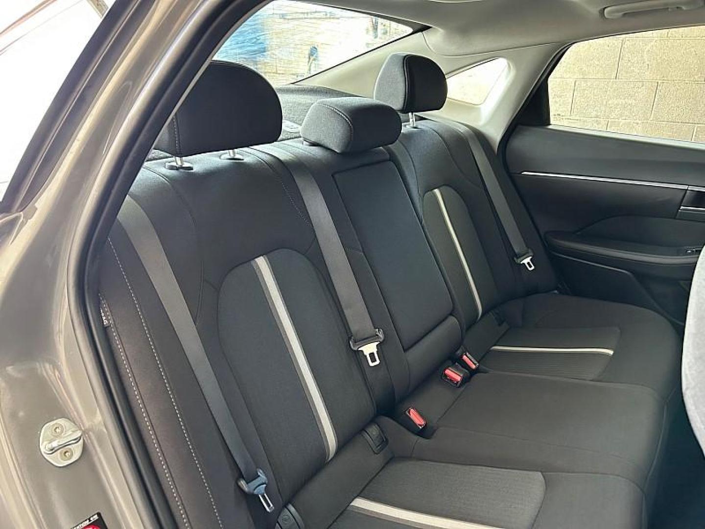 2023 GRAY Hyundai Sonata (KMHL14JA5PA) with an 4-Cyl 2.5 Liter engine, Automatic 8-Spd w/Overdrive and Shiftronic transmission, located at 412 Auto Vista Drive, Palmdale, 93551, (661) 945-0620, 34.592636, -118.136681 - Photo#26