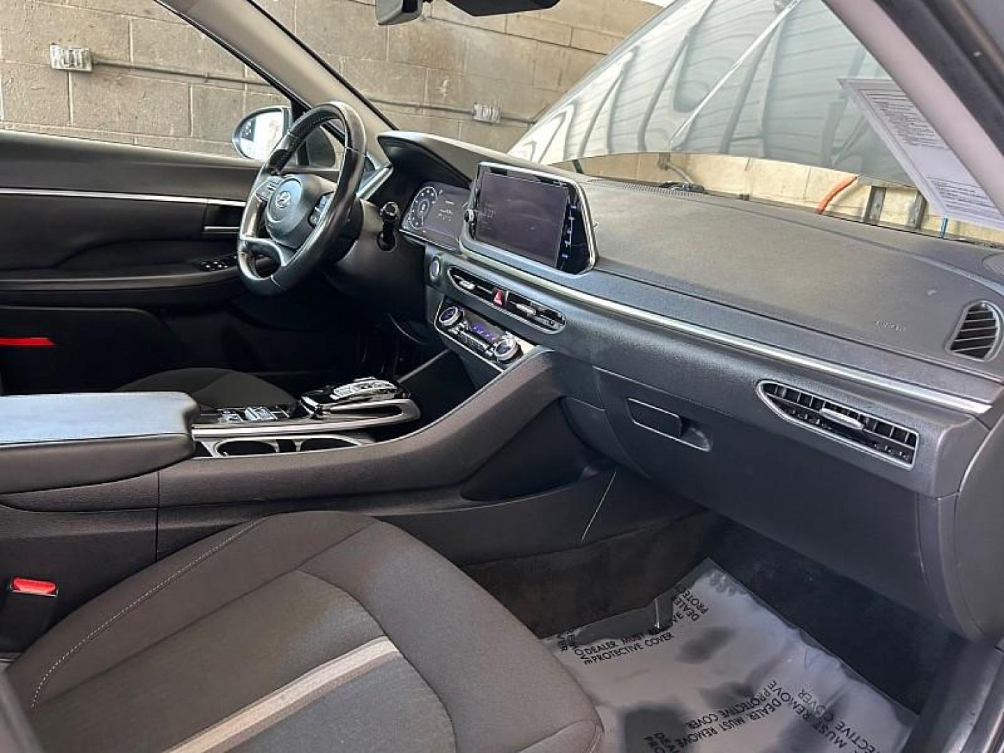 2023 GRAY Hyundai Sonata (KMHL14JA5PA) with an 4-Cyl 2.5 Liter engine, Automatic 8-Spd w/Overdrive and Shiftronic transmission, located at 412 Auto Vista Drive, Palmdale, 93551, (661) 945-0620, 34.592636, -118.136681 - Photo#27