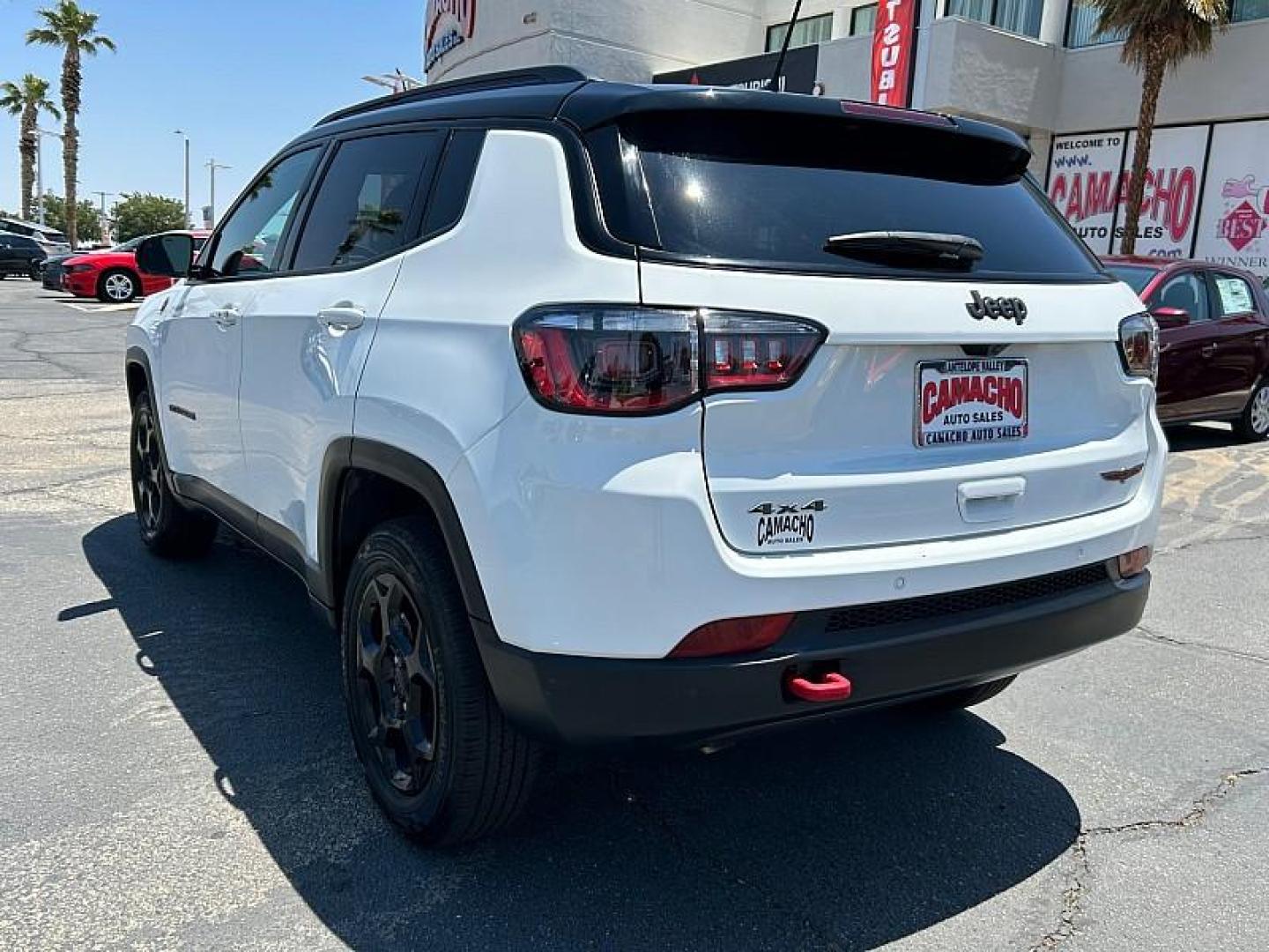 2023 WHITE Jeep Compass (3C4NJDDN2PT) with an 4-Cyl Turbo 2.0 Liter engine, Automatic 8-Spd transmission, located at 412 Auto Vista Drive, Palmdale, 93551, (661) 945-0620, 34.592636, -118.136681 - Photo#4