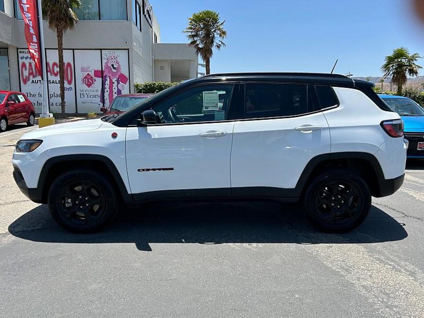 2023 WHITE Jeep Compass (3C4NJDDN2PT) with an 4-Cyl Turbo 2.0 Liter engine, Automatic 8-Spd transmission, located at 412 Auto Vista Drive, Palmdale, 93551, (661) 945-0620, 34.592636, -118.136681 - Photo#5