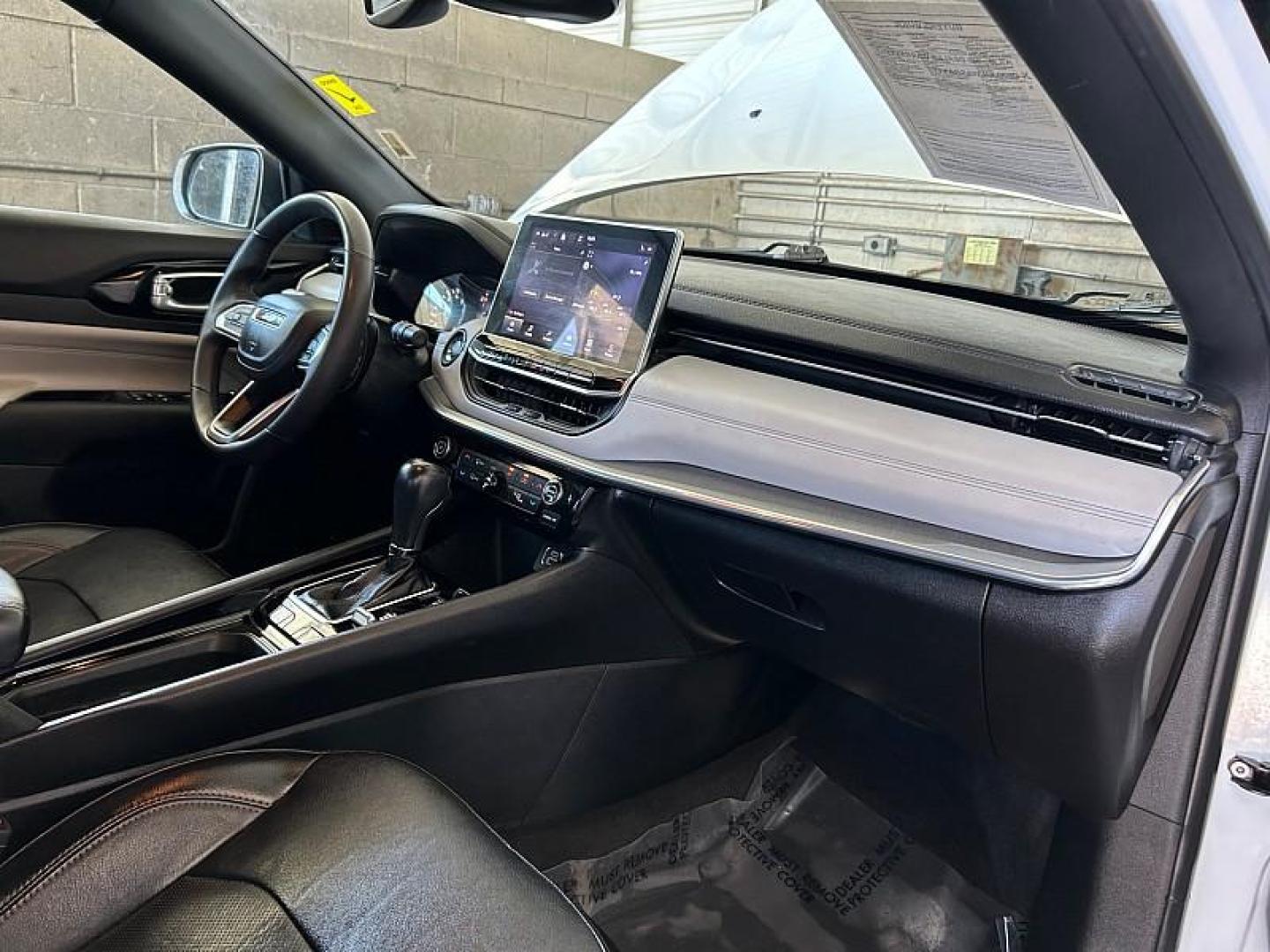 2023 WHITE Jeep Compass (3C4NJDCN1PT) with an 4-Cyl Turbo 2.0 Liter engine, Automatic 8-Spd transmission, located at 412 Auto Vista Drive, Palmdale, 93551, (661) 945-0620, 34.592636, -118.136681 - Photo#20