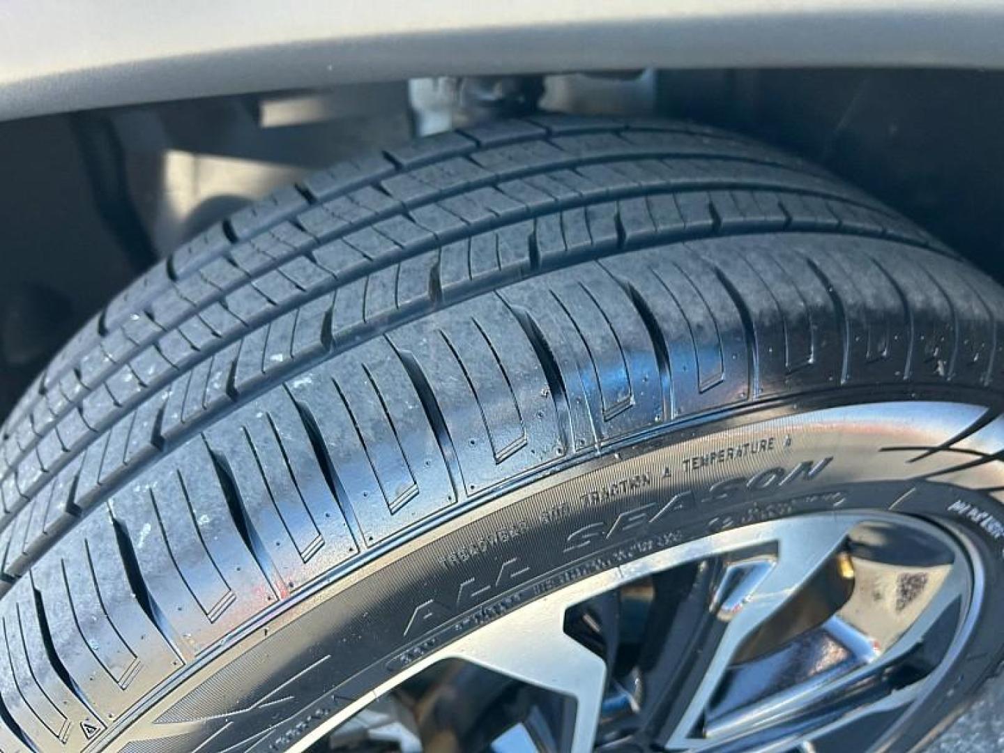 2023 WHITE Jeep Compass (3C4NJDCN1PT) with an 4-Cyl Turbo 2.0 Liter engine, Automatic 8-Spd transmission, located at 412 Auto Vista Drive, Palmdale, 93551, (661) 945-0620, 34.592636, -118.136681 - Photo#17