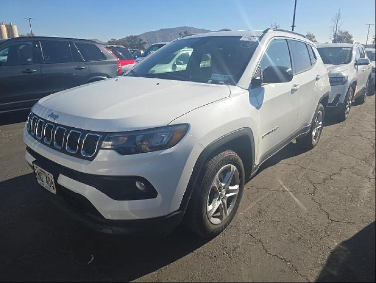 2023 WHITE Jeep Compass (3C4NJDBN6PT) with an 4-Cyl Turbo 2.0 Liter engine, Automatic 8-Spd transmission, located at 412 Auto Vista Drive, Palmdale, 93551, (661) 945-0620, 34.592636, -118.136681 - Photo#0